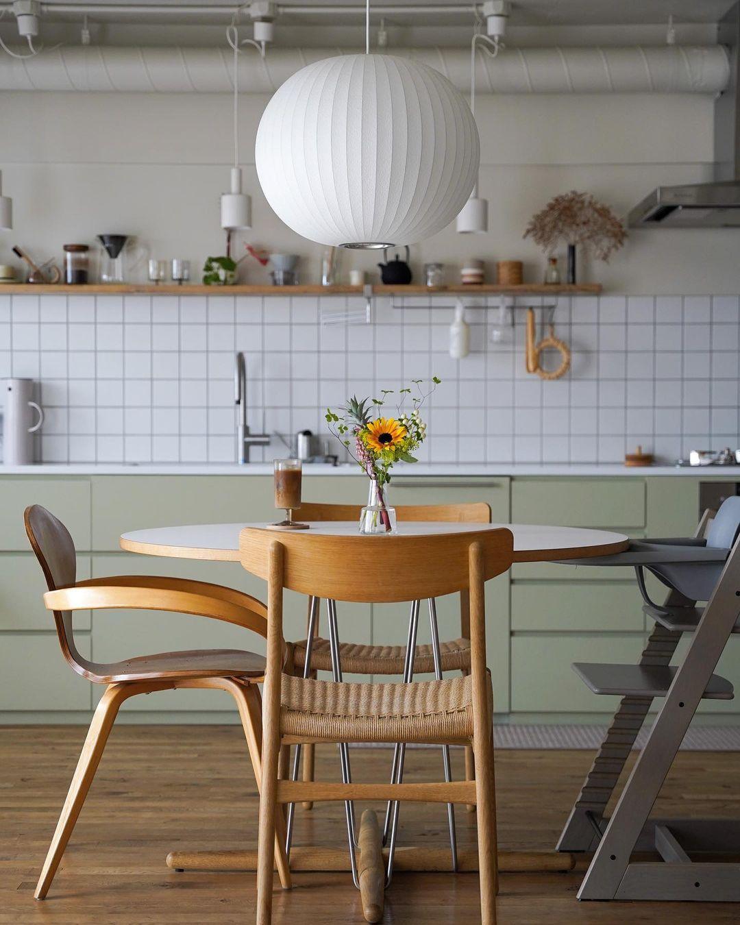 Alvaris White Modern Pendant Light
