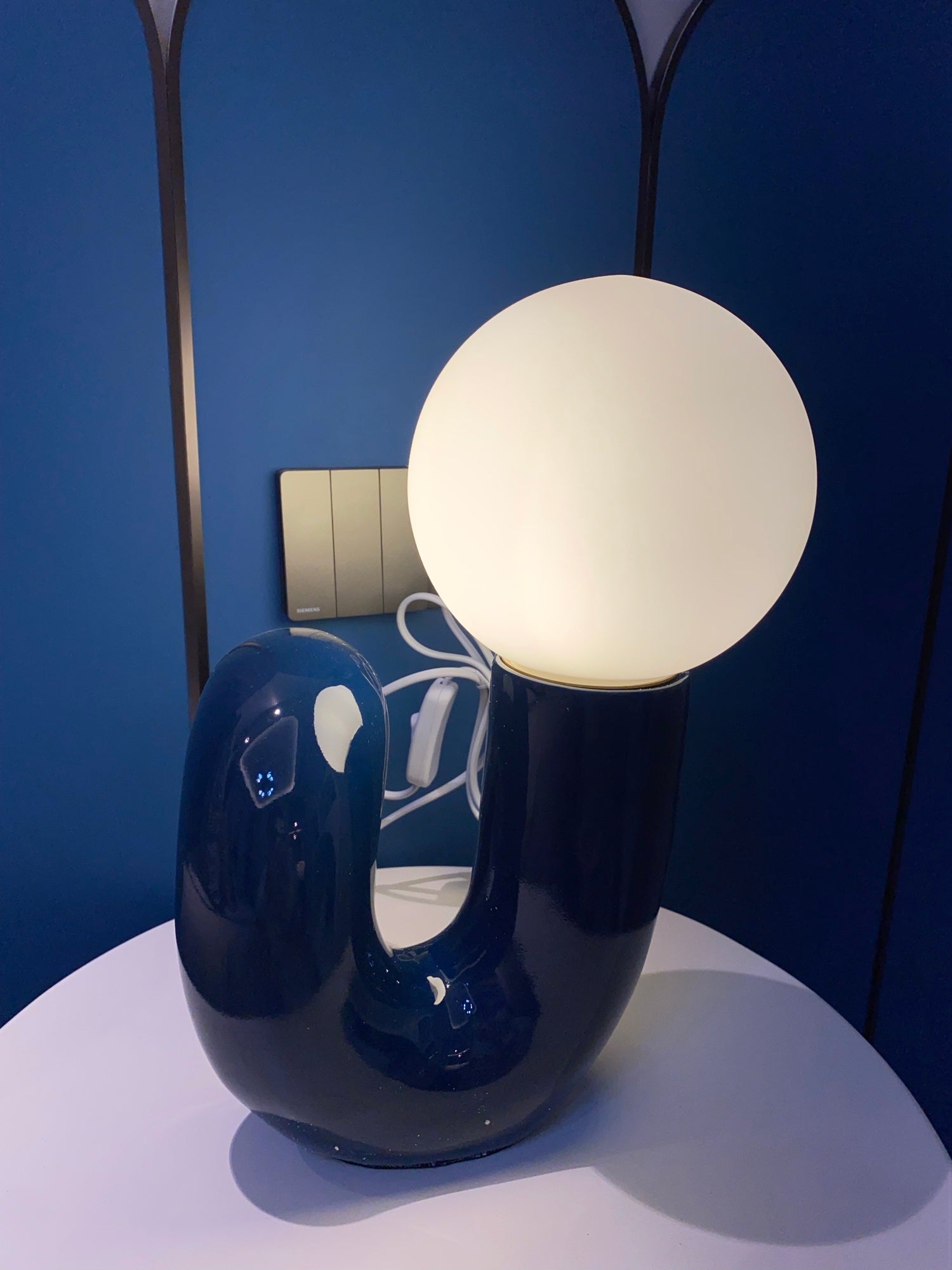 Aveny Lamp Playful N Shape All White-Neutral Decor