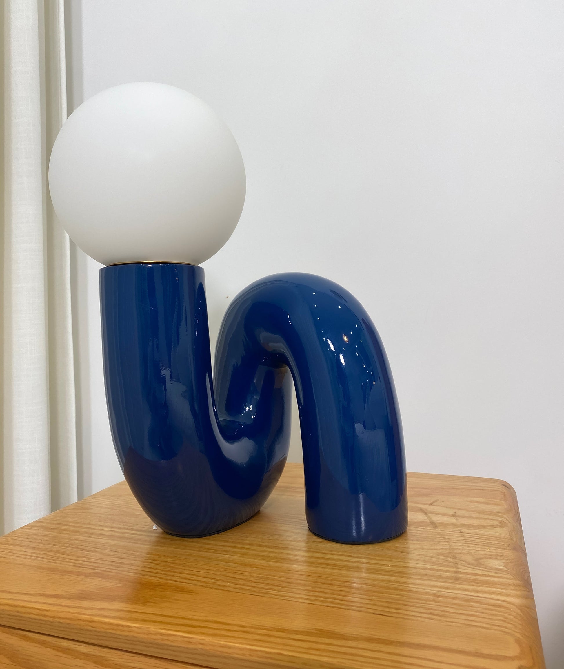 Aveny Lamp Playful N Shape All White-Neutral Decor