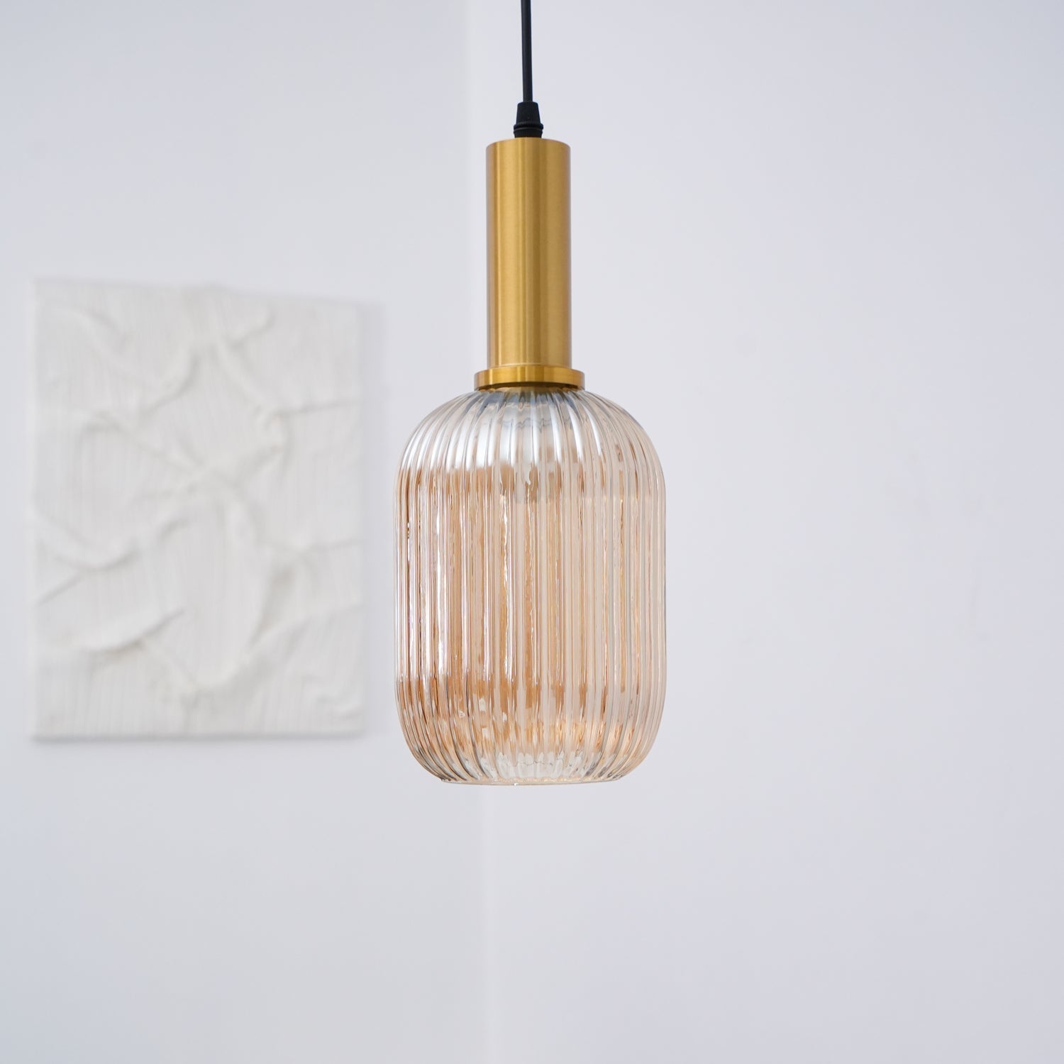 Elara Ribbed Pendant Lamp