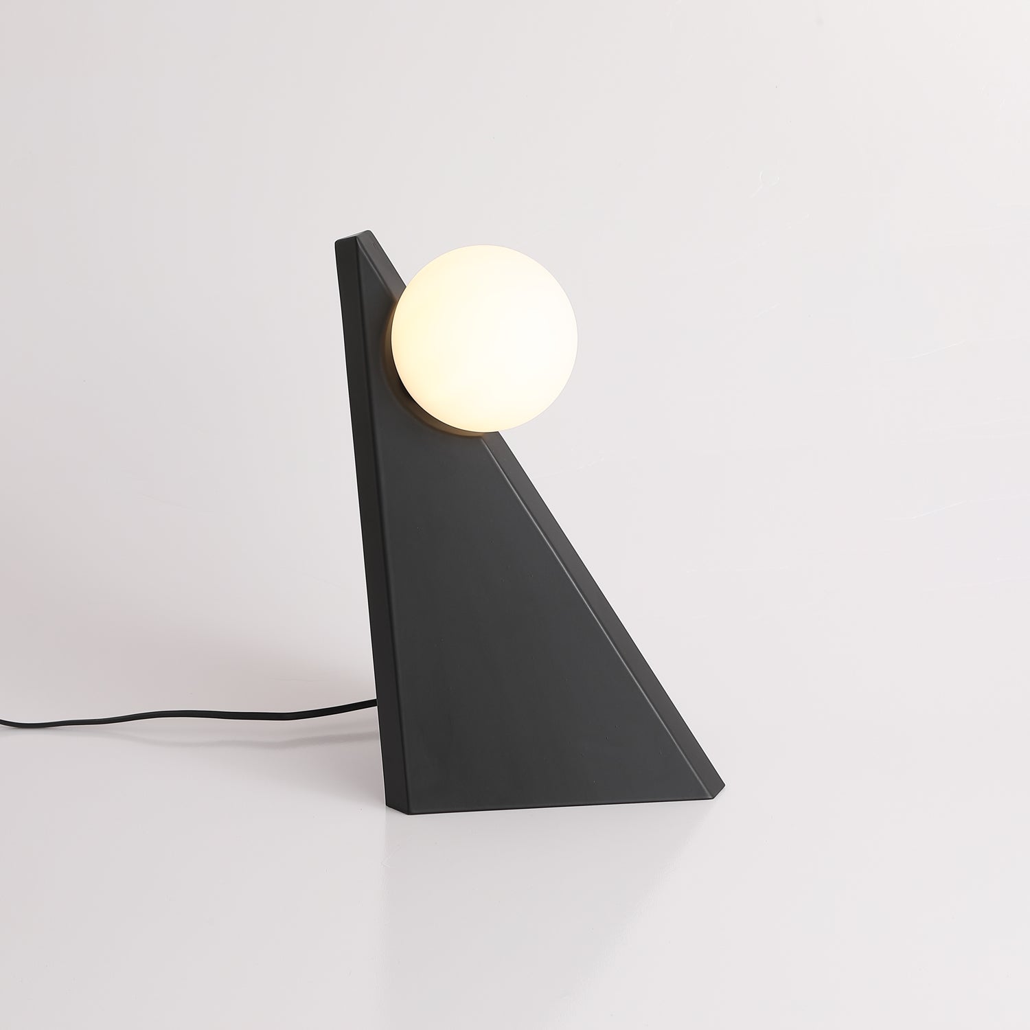 Nixie Geometric Glass Table Lamp-Neutral Decor