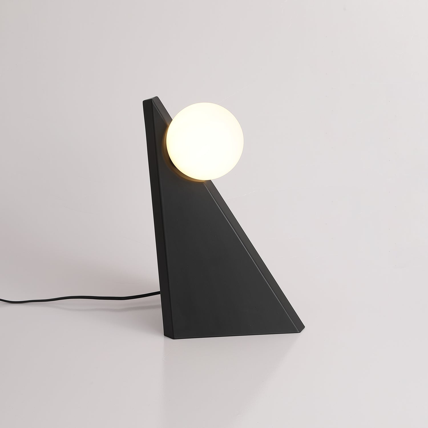 Nixie Geometric Glass Table Lamp-Neutral Decor
