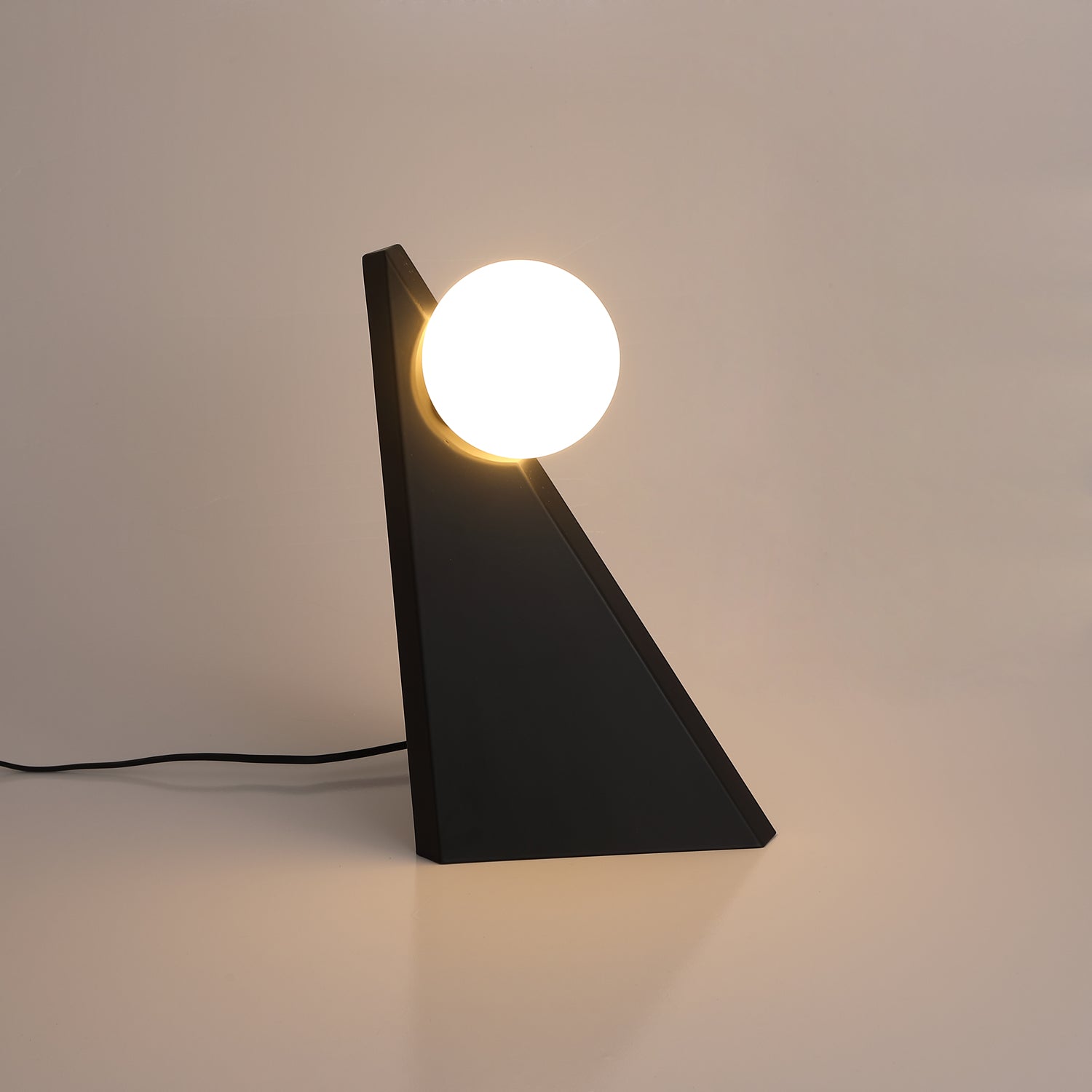 Nixie Geometric Glass Table Lamp-Neutral Decor