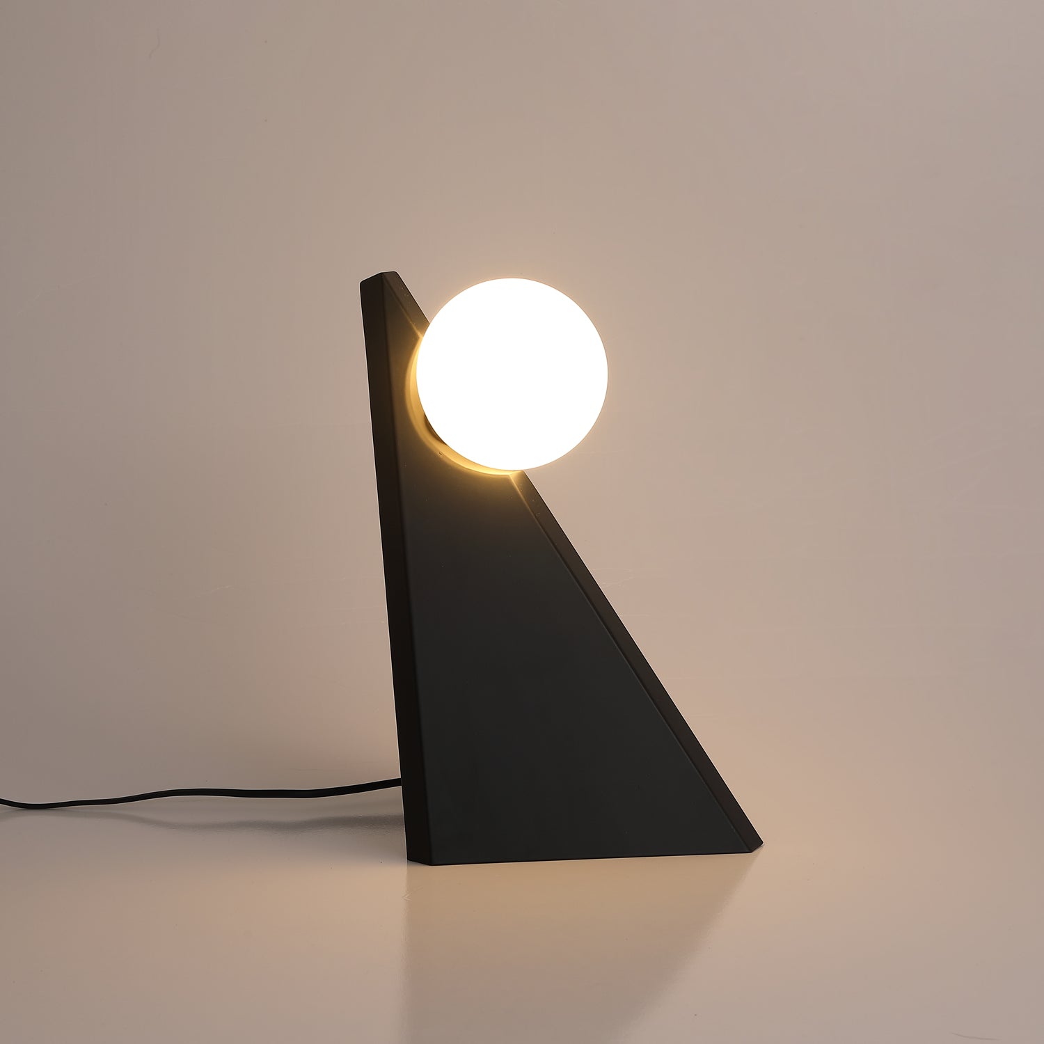 Nixie Geometric Glass Table Lamp-Neutral Decor