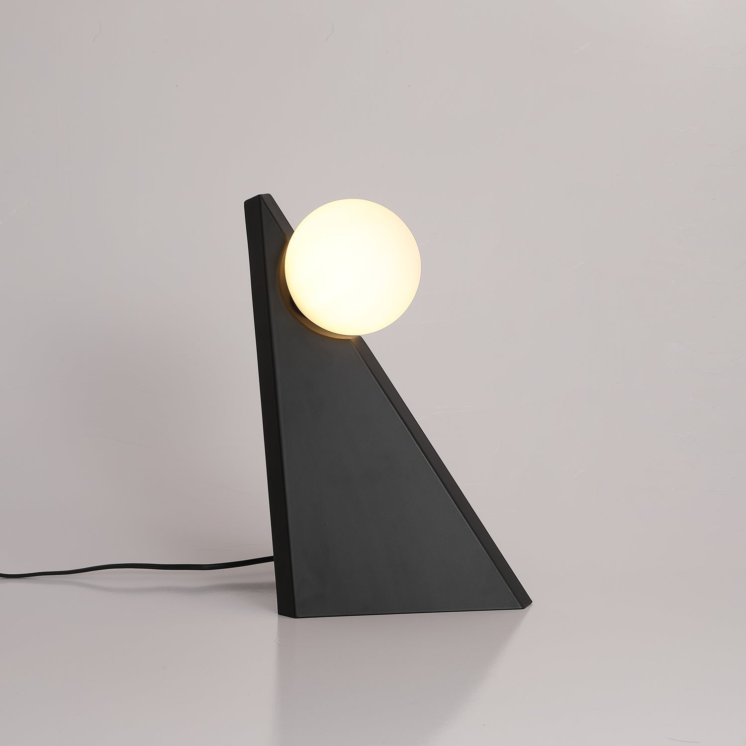 Nixie Geometric Glass Table Lamp-Neutral Decor