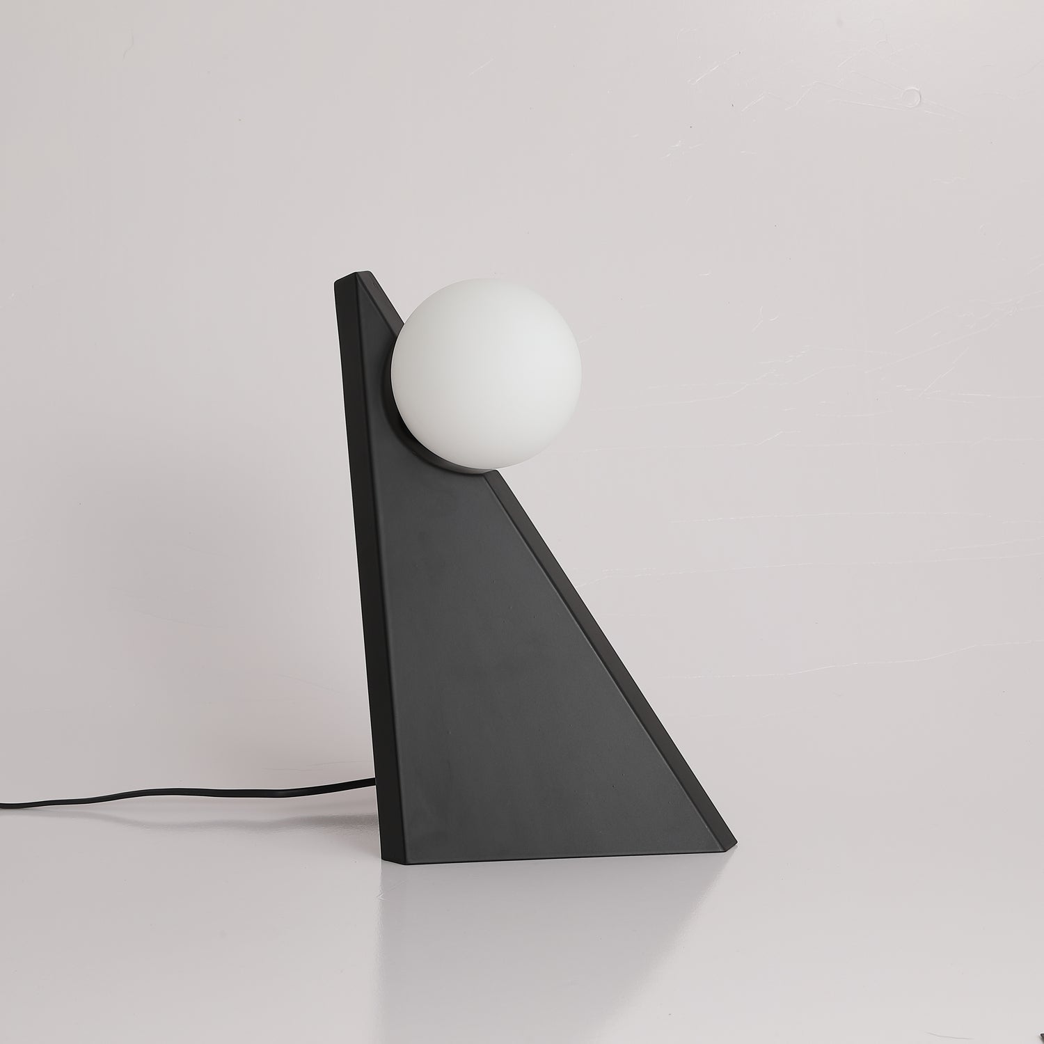 Nixie Geometric Glass Table Lamp-Neutral Decor