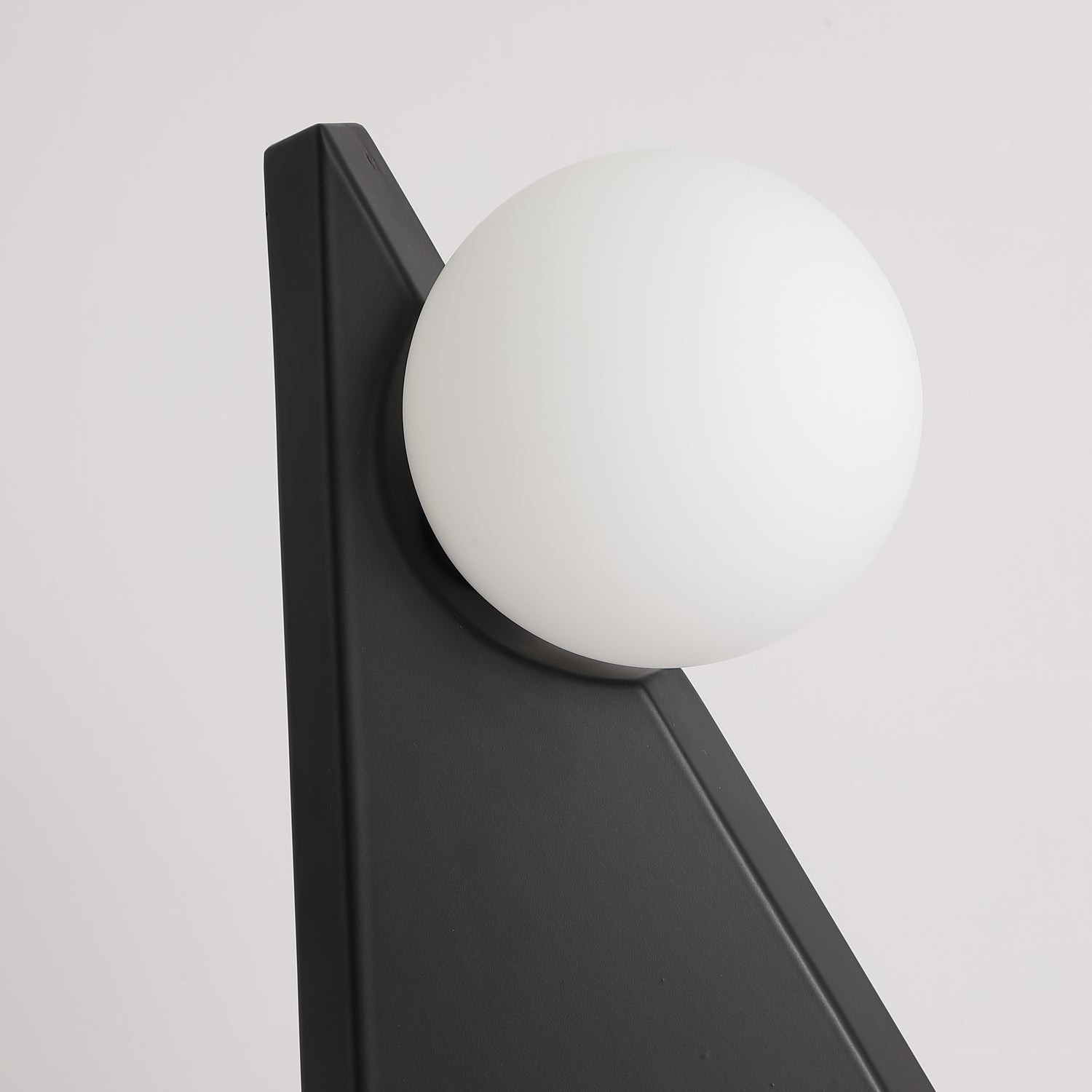 Nixie Geometric Glass Table Lamp-Neutral Decor
