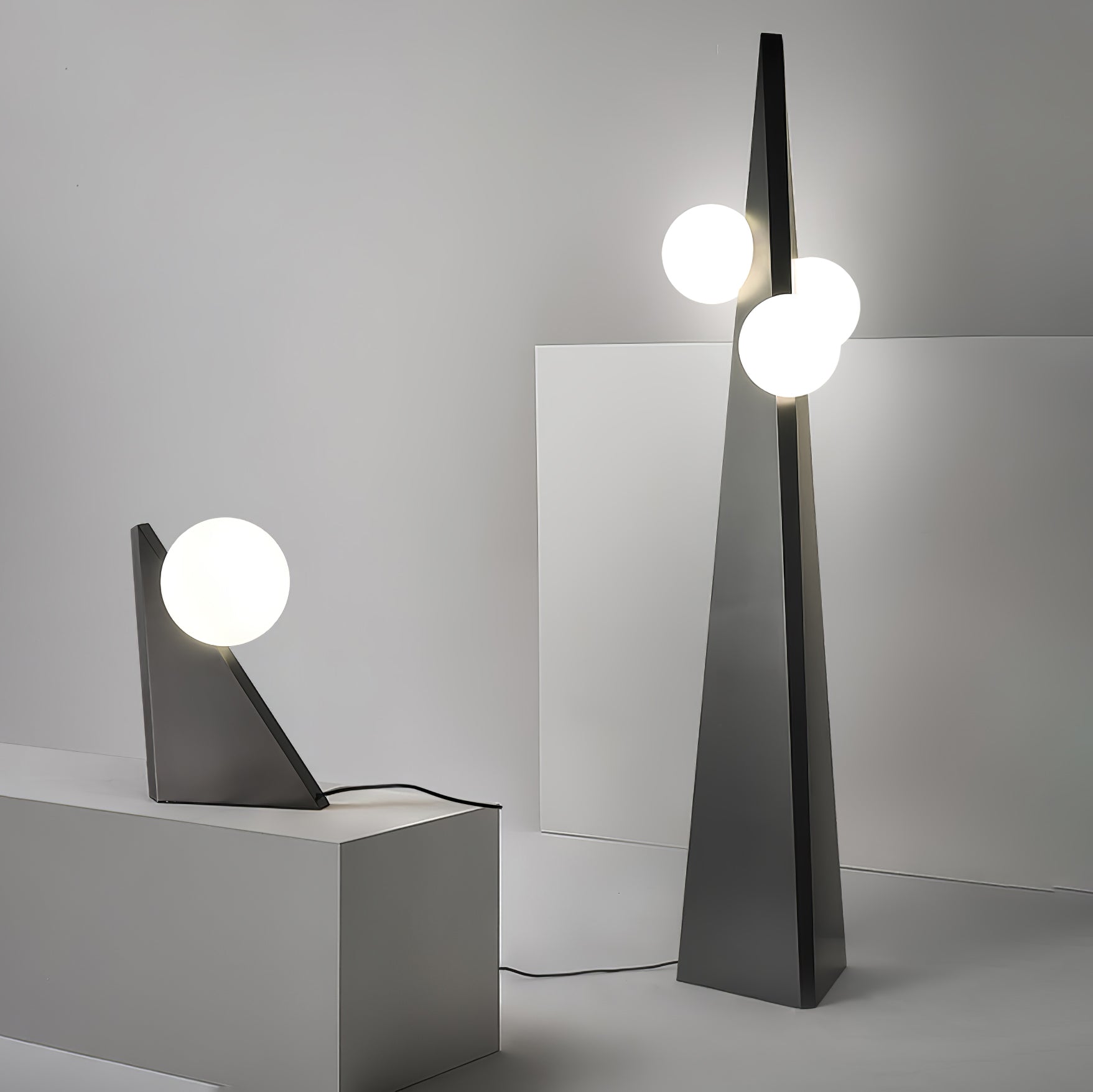 Nixie Geometric Glass Table Lamp-Neutral Decor