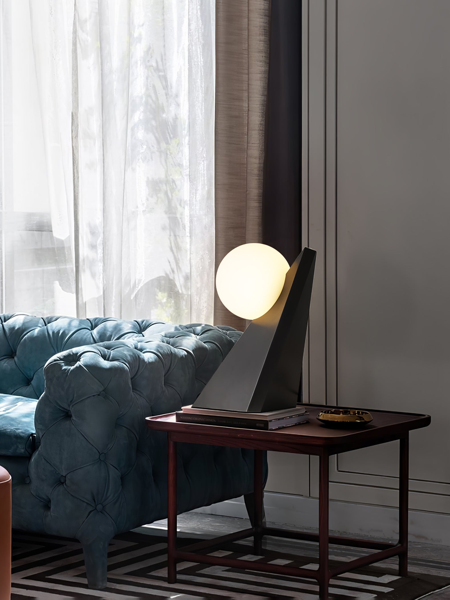 Nixie Geometric Glass Table Lamp-Neutral Decor