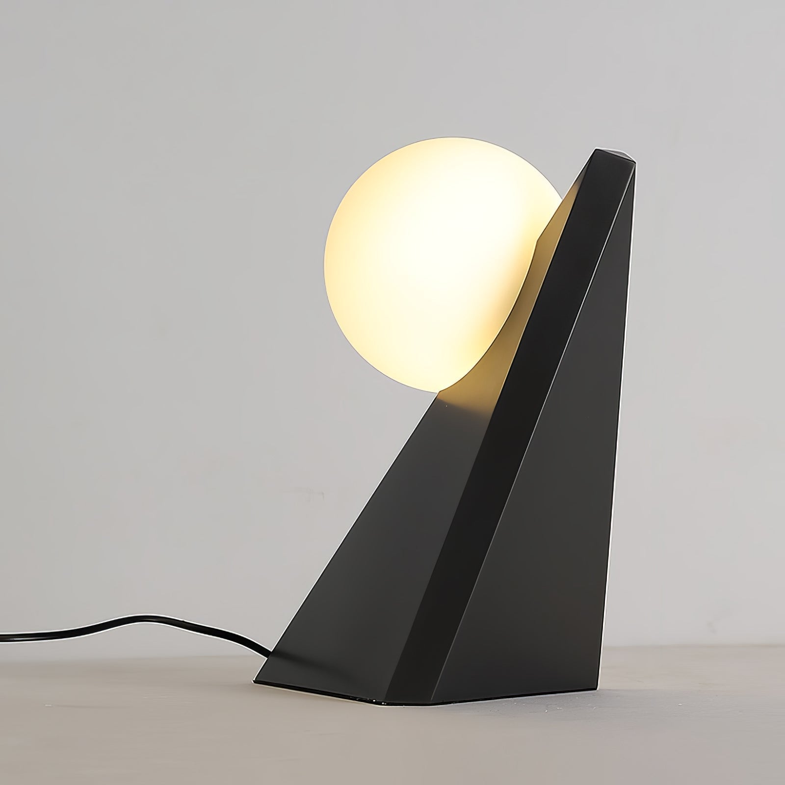 Nixie Geometric Glass Table Lamp-Neutral Decor