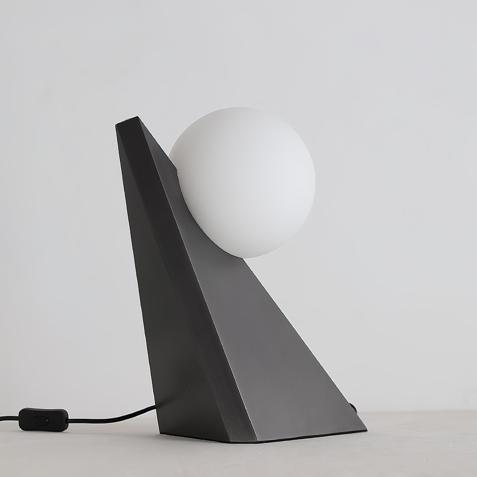 Nixie Geometric Glass Table Lamp-Neutral Decor