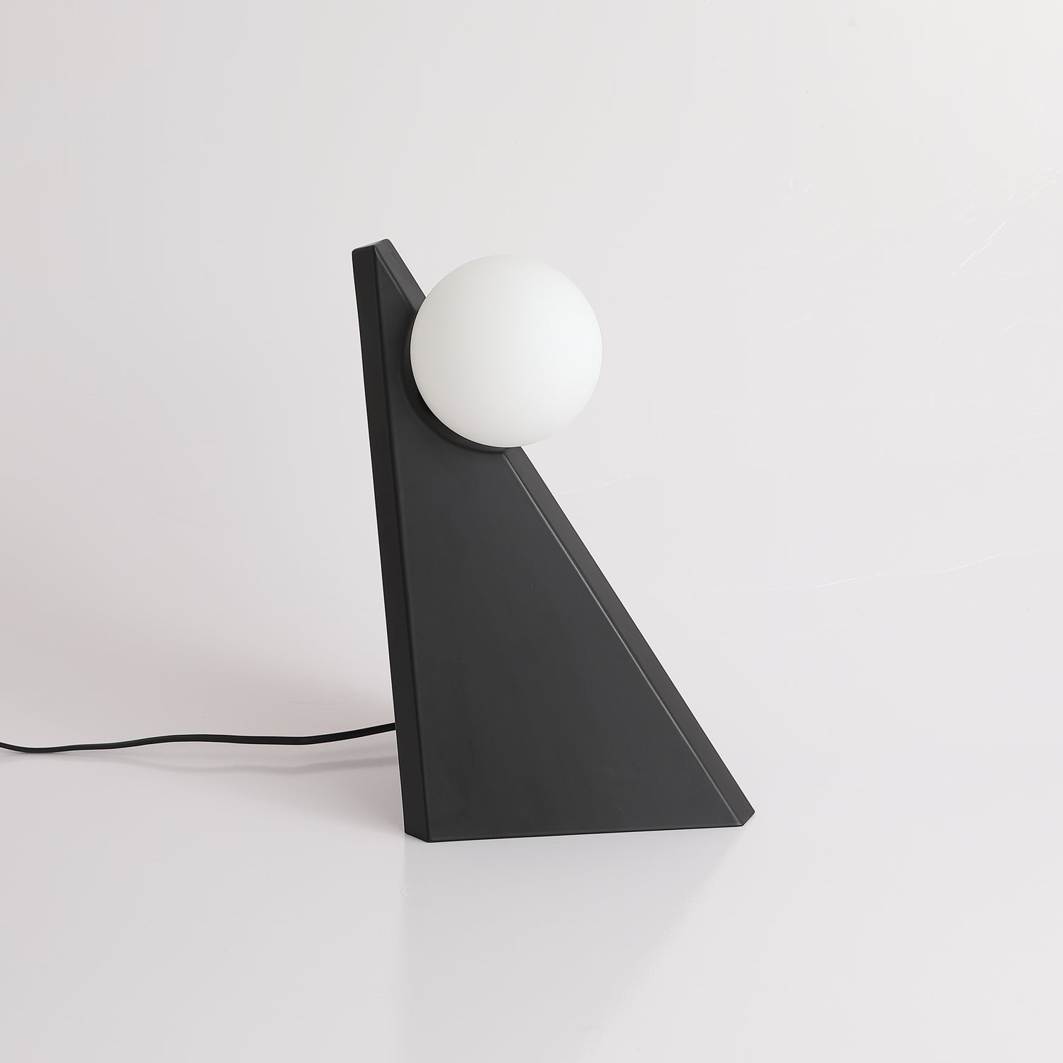 Nixie Geometric Glass Table Lamp-Neutral Decor