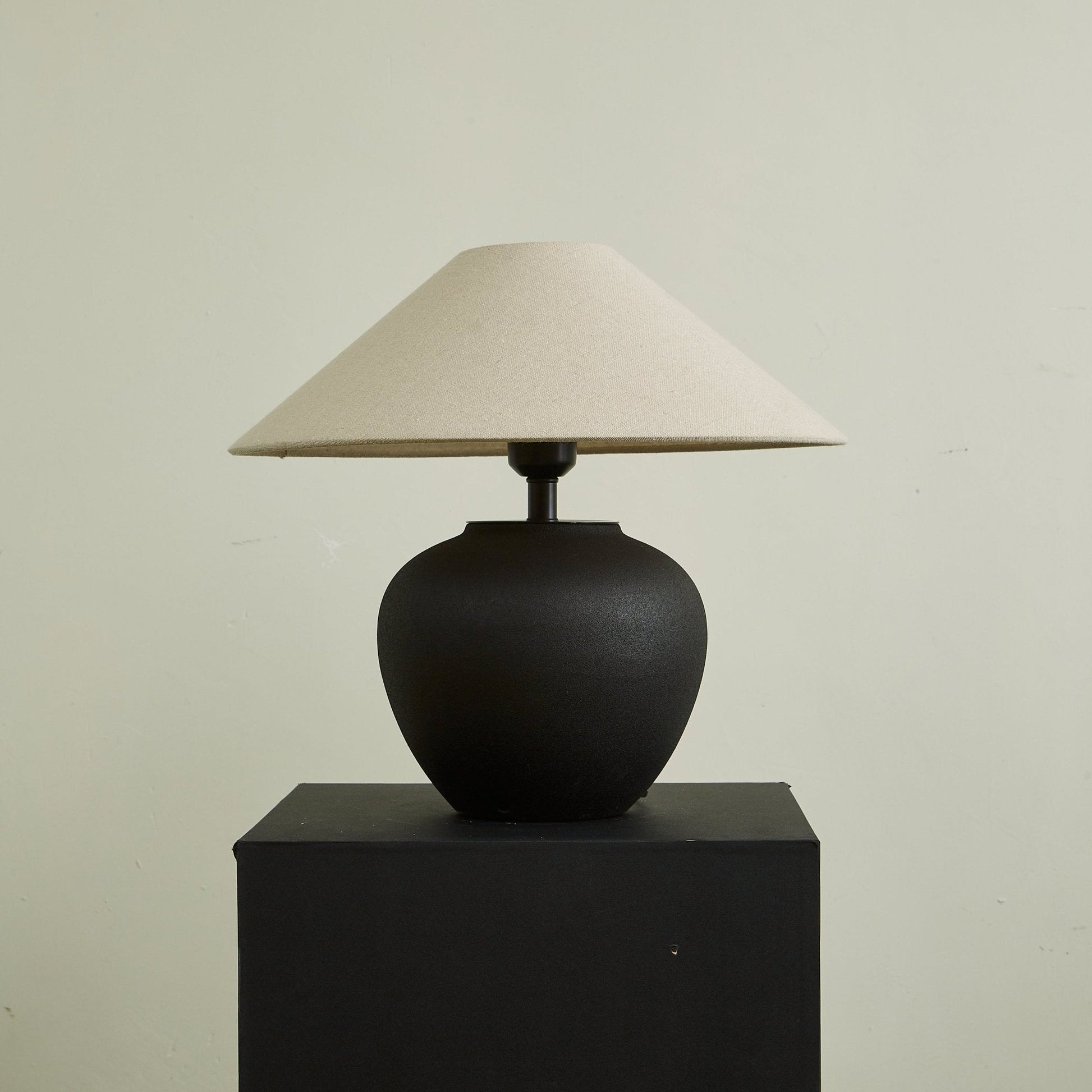 Vera Classic Ceramics Table Lamp-Neutral Decor
