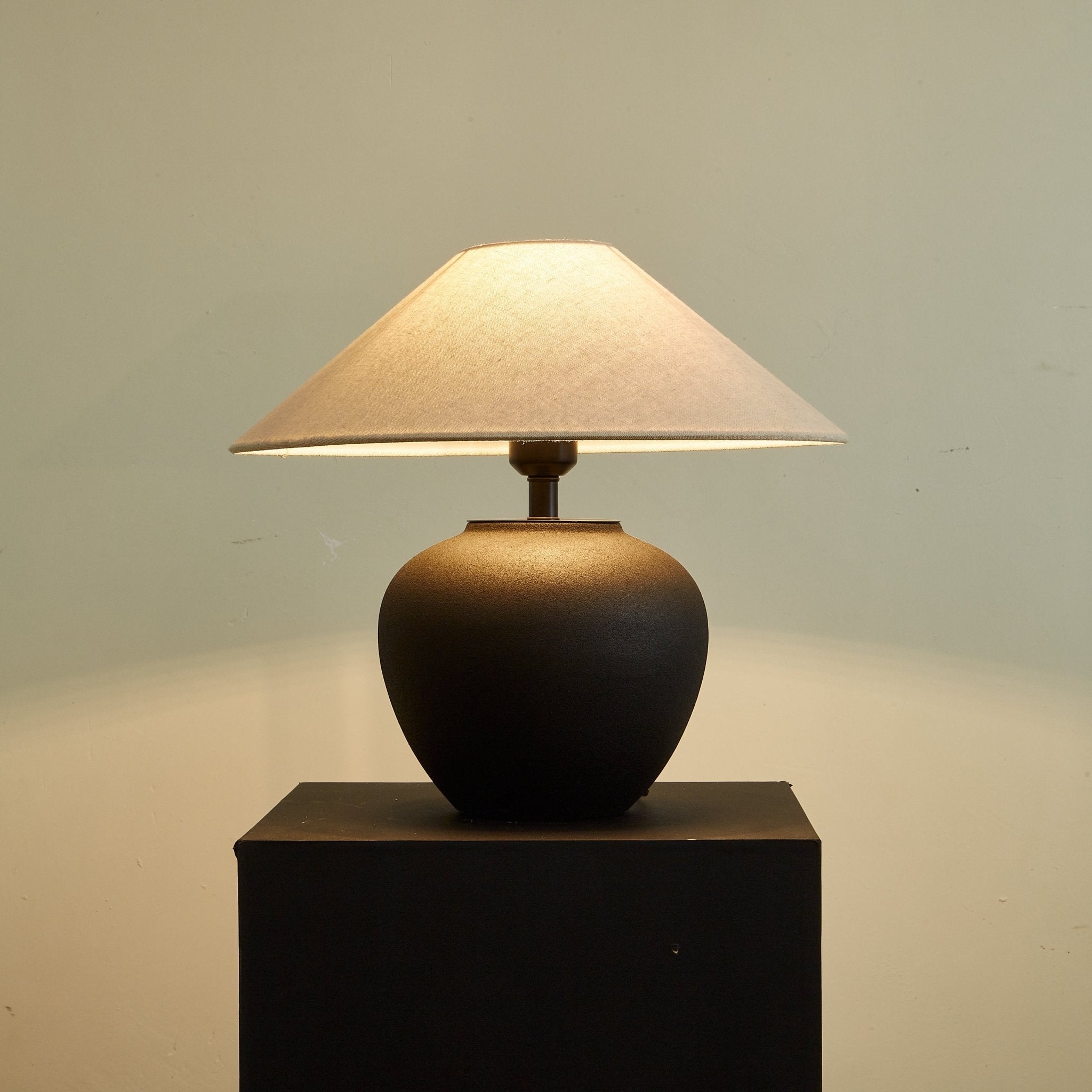 Vera Classic Ceramics Table Lamp-Neutral Decor