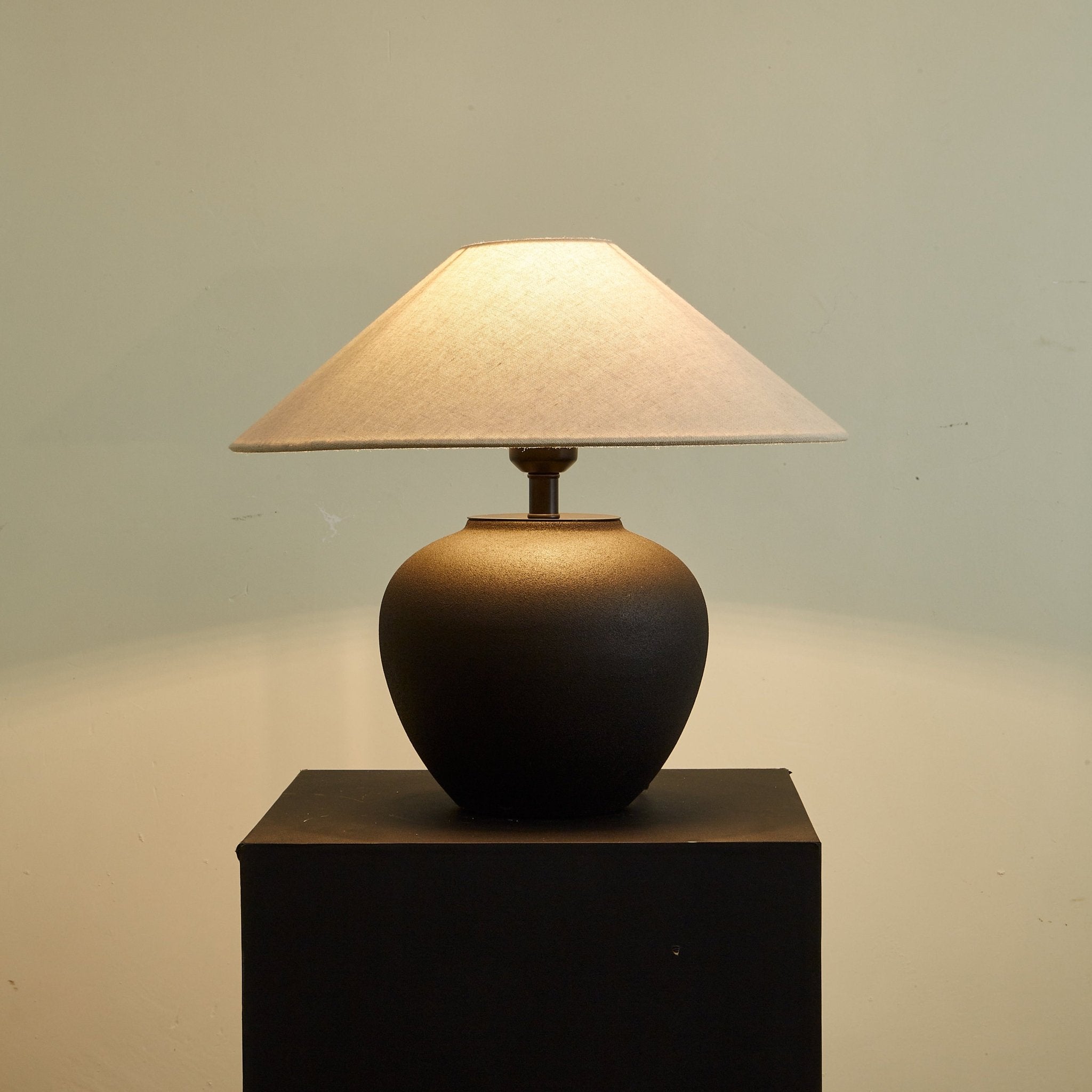 Vera Classic Ceramics Table Lamp-Neutral Decor