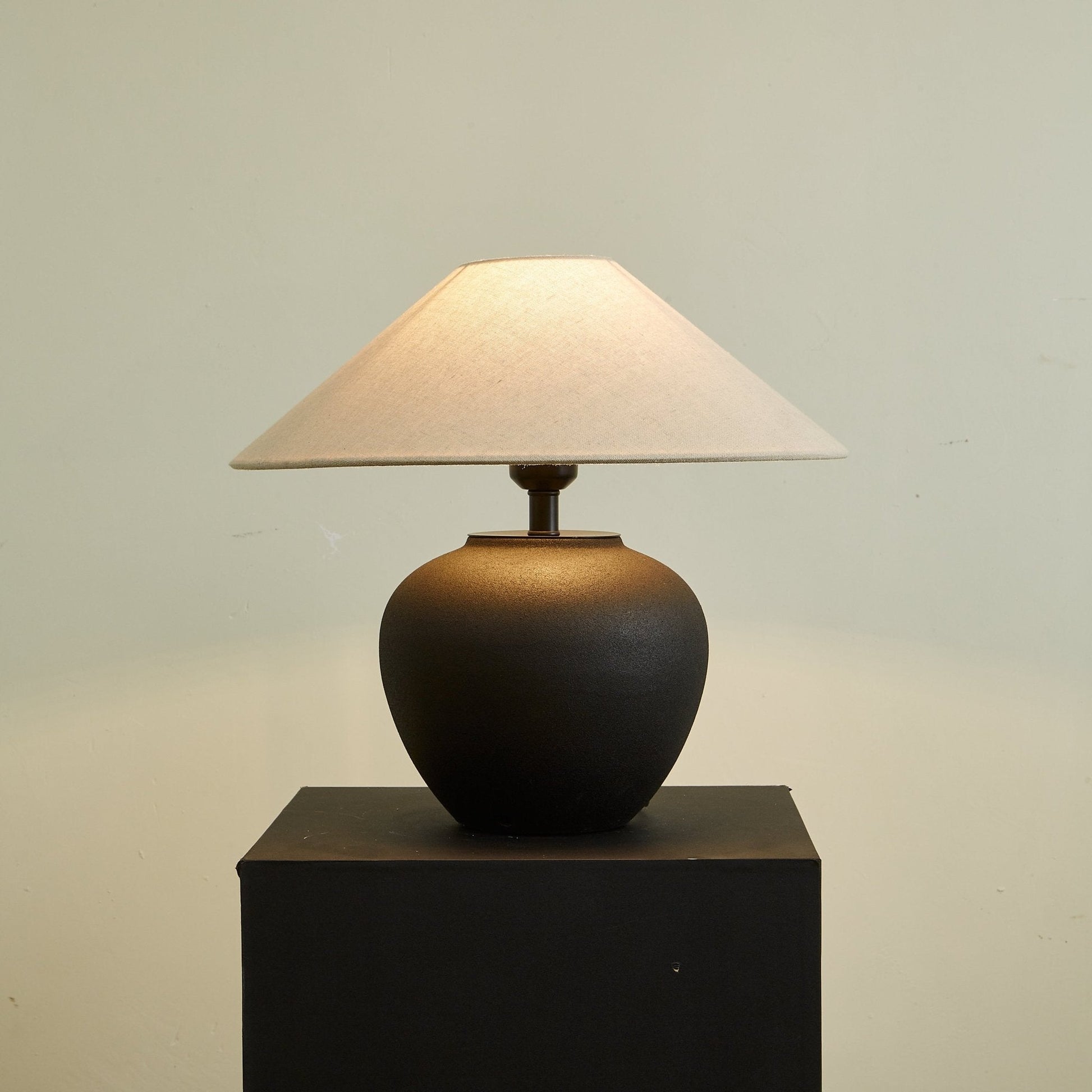 Vera Classic Ceramics Table Lamp-Neutral Decor