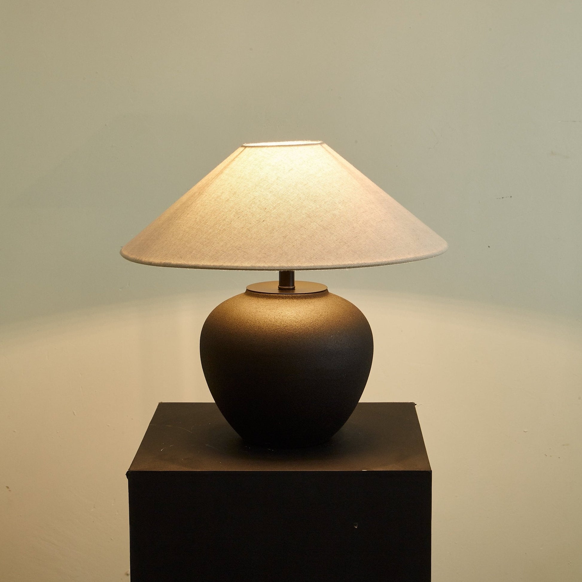 Vera Classic Ceramics Table Lamp-Neutral Decor