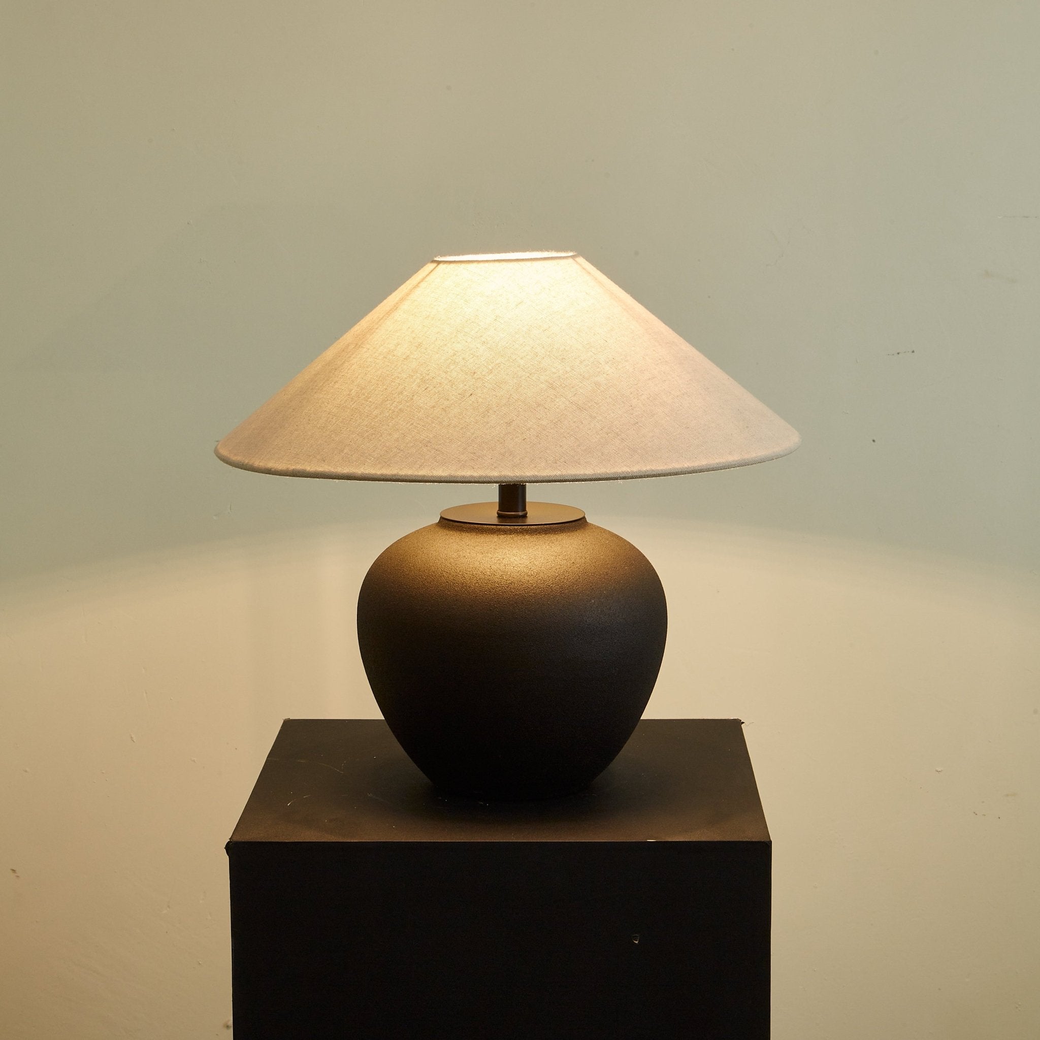 Vera Classic Ceramics Table Lamp-Neutral Decor