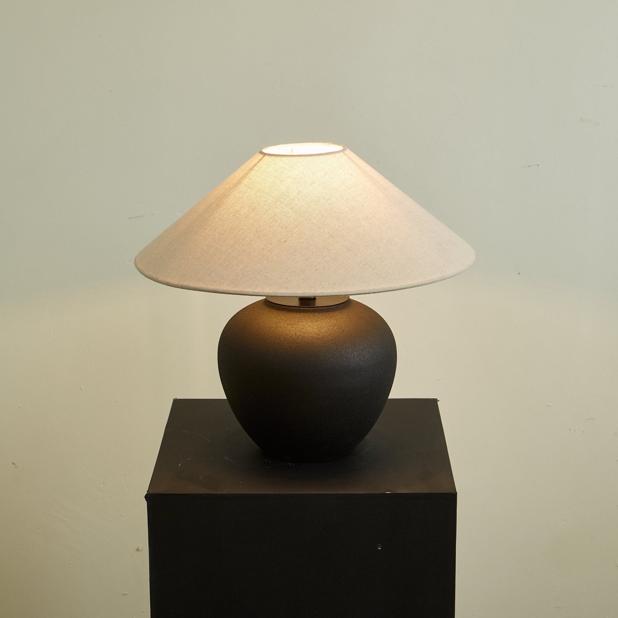 Vera Classic Ceramics Table Lamp-Neutral Decor