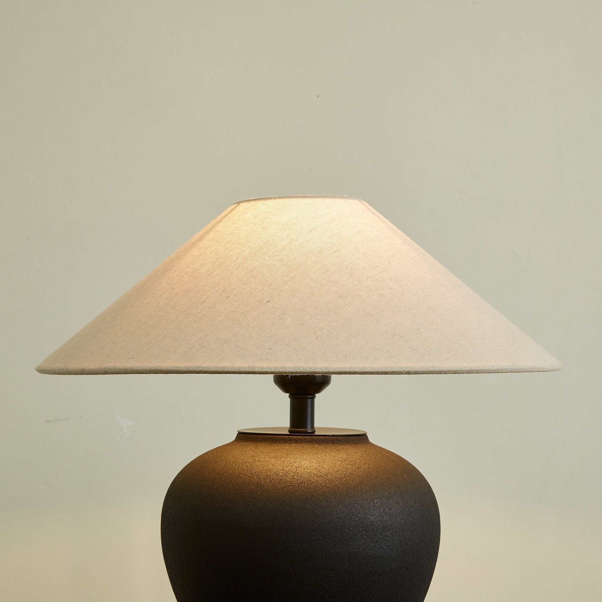 Vera Classic Ceramics Table Lamp-Neutral Decor