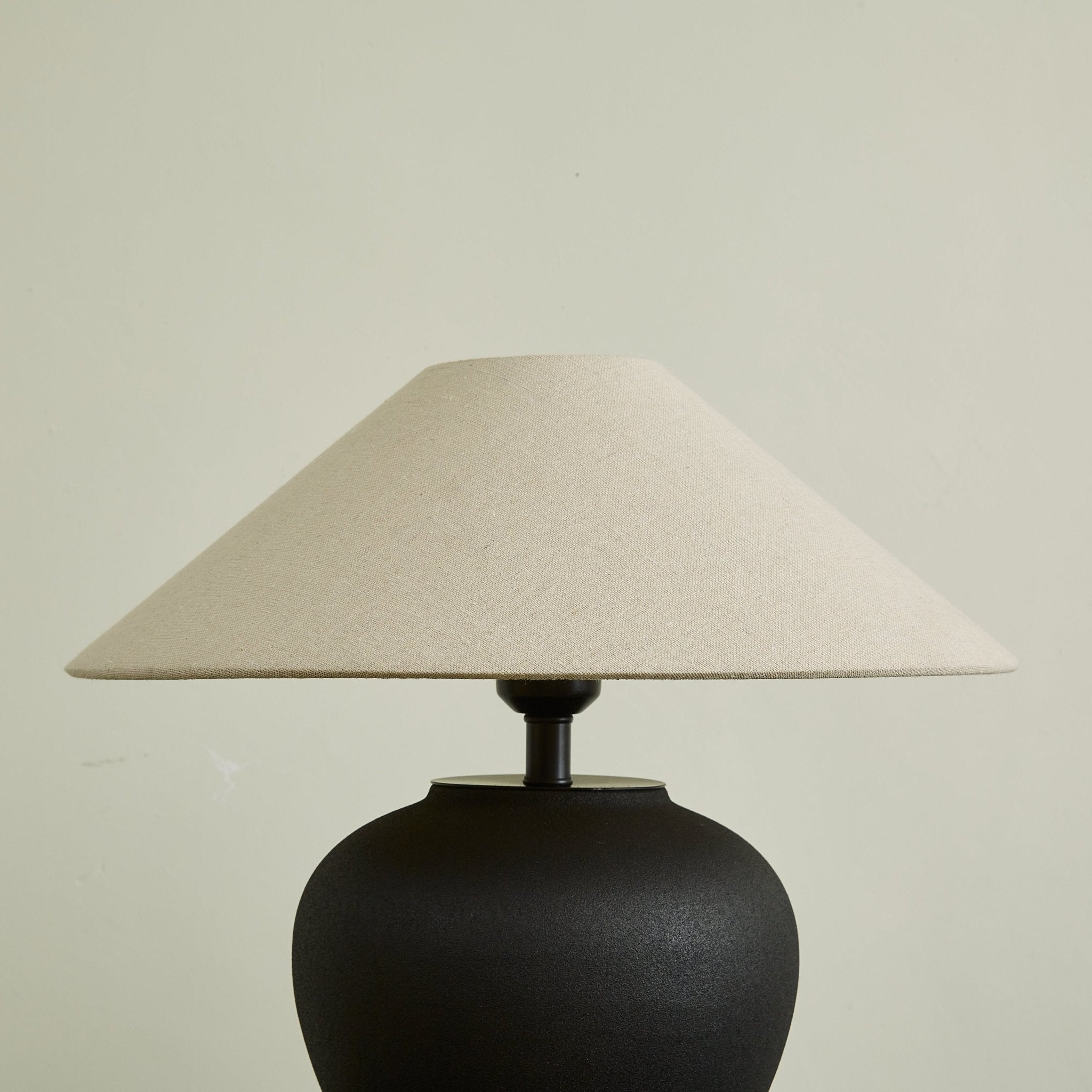 Vera Classic Ceramics Table Lamp-Neutral Decor