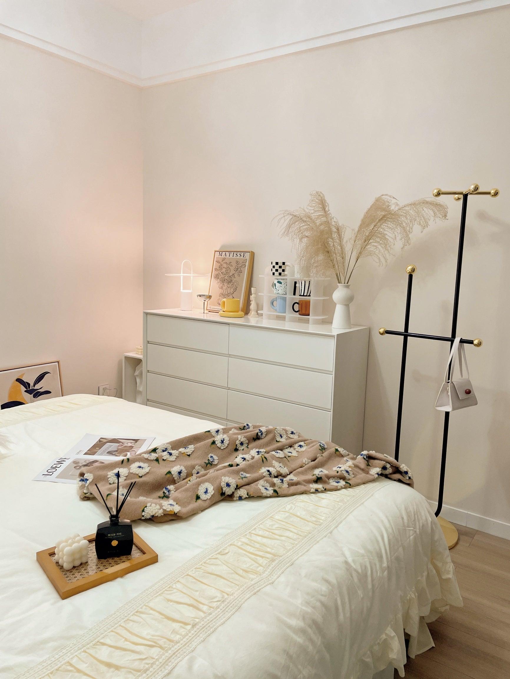 Hattie Modern Table Lamp-Neutral Decor