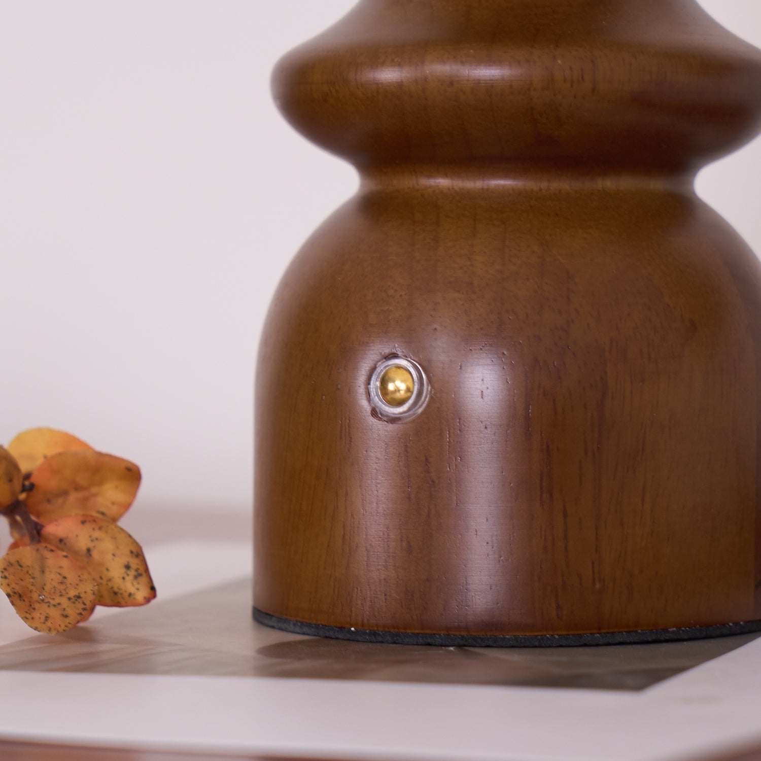 Moro Retro Wood Table Lamp-Neutral Decor