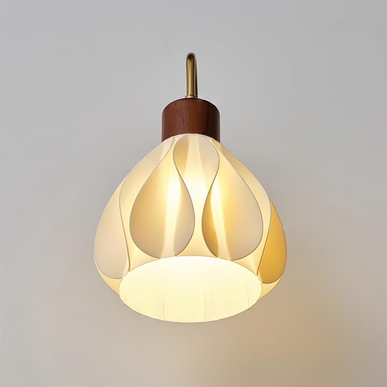 Pivona Glass Wall Lamp