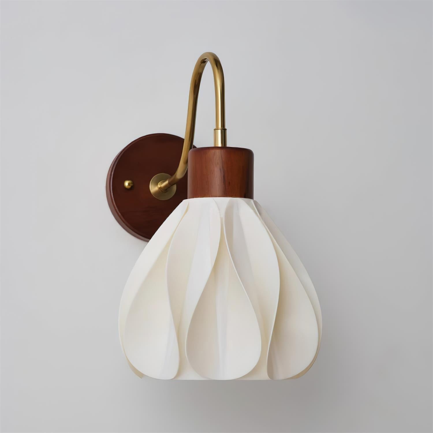 Pivona Glass Wall Lamp
