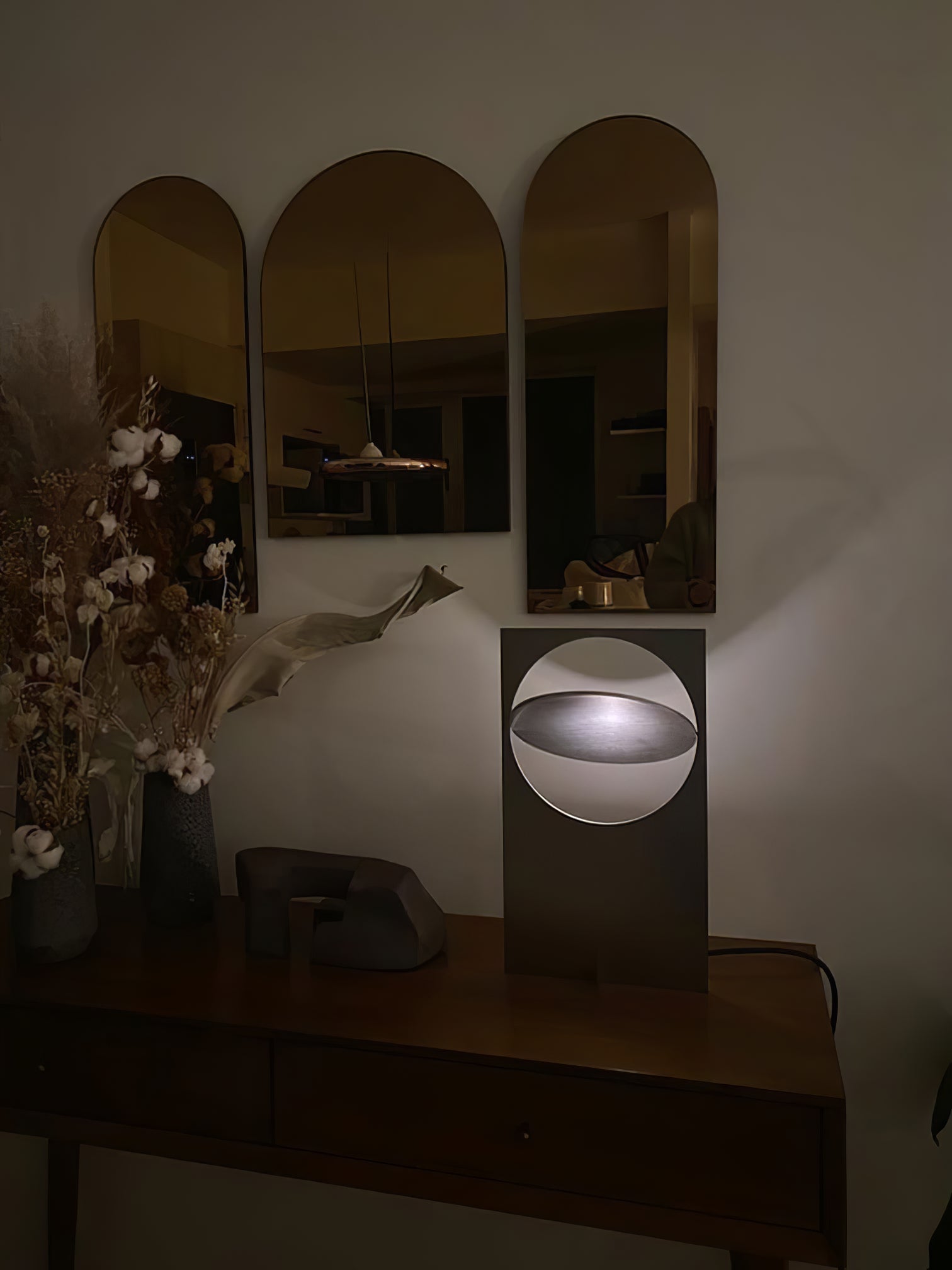 Sixor Steel Futuristic Table Lamp-Neutral Decor