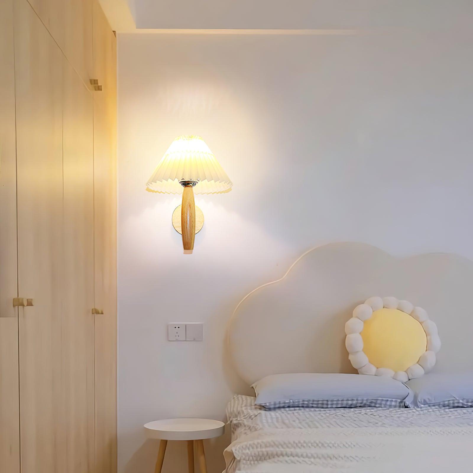 Lincoln Modern Wood Wall Lamp-Neutral Decor