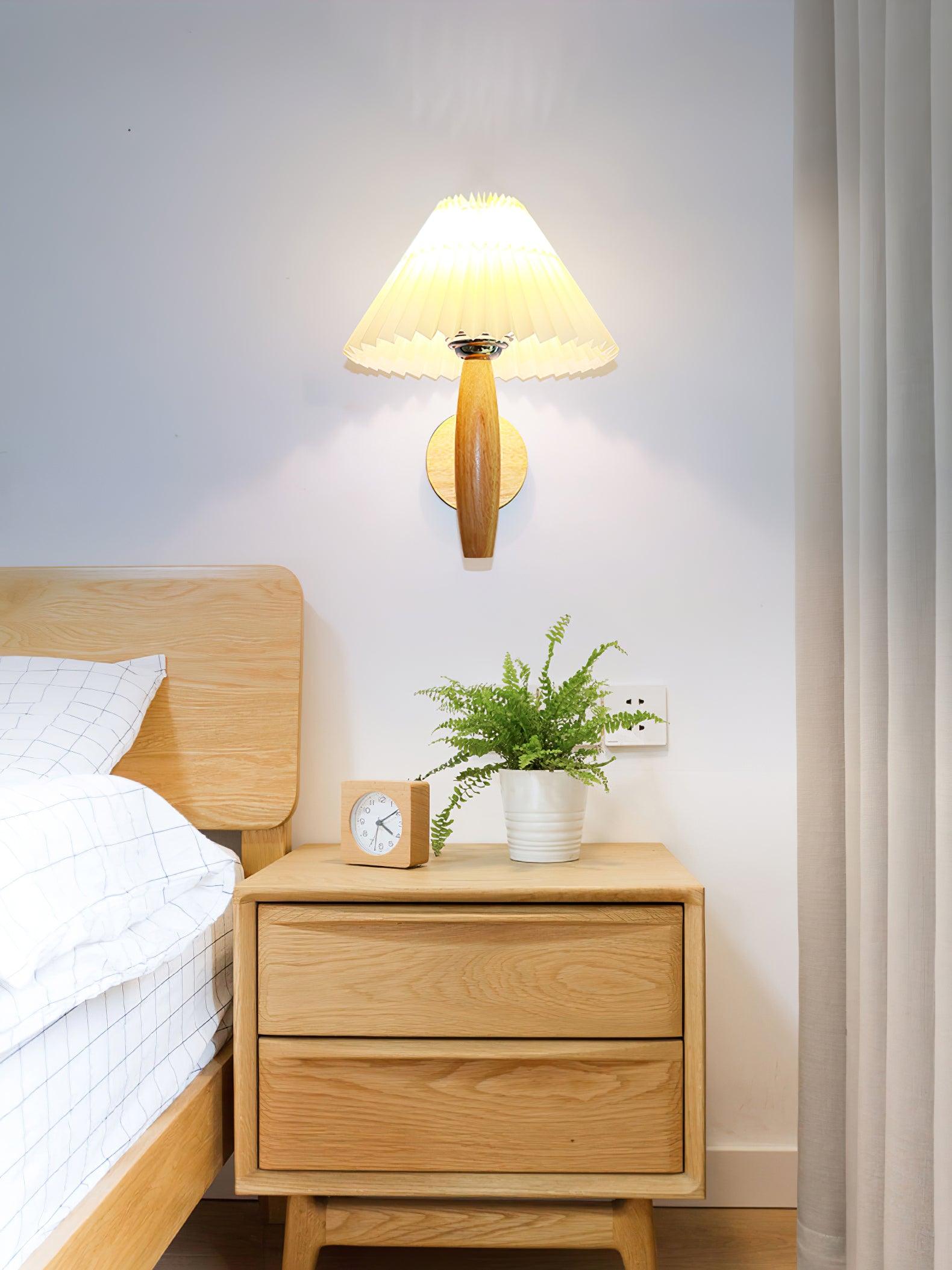Lincoln Modern Wood Wall Lamp-Neutral Decor
