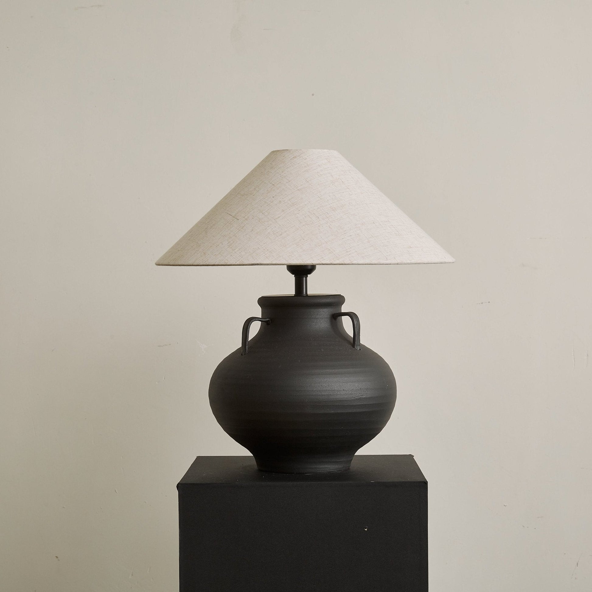 Clay Rustic Cone Jar Table Lamp-Neutral Decor