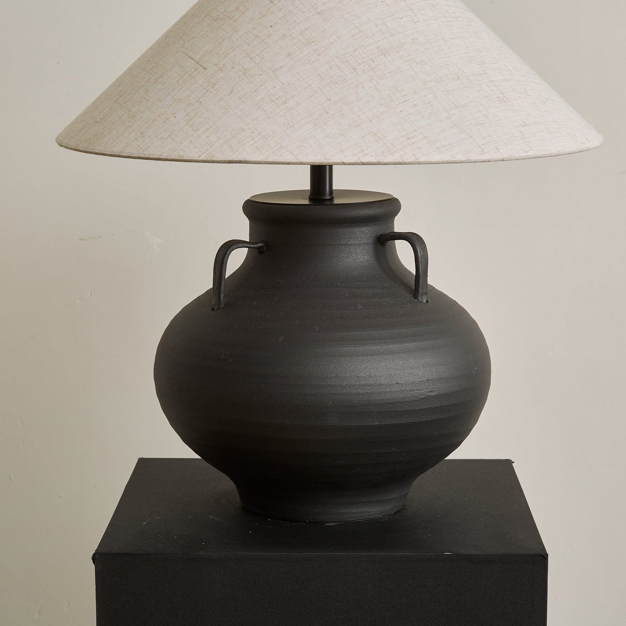 Clay Rustic Cone Jar Table Lamp-Neutral Decor