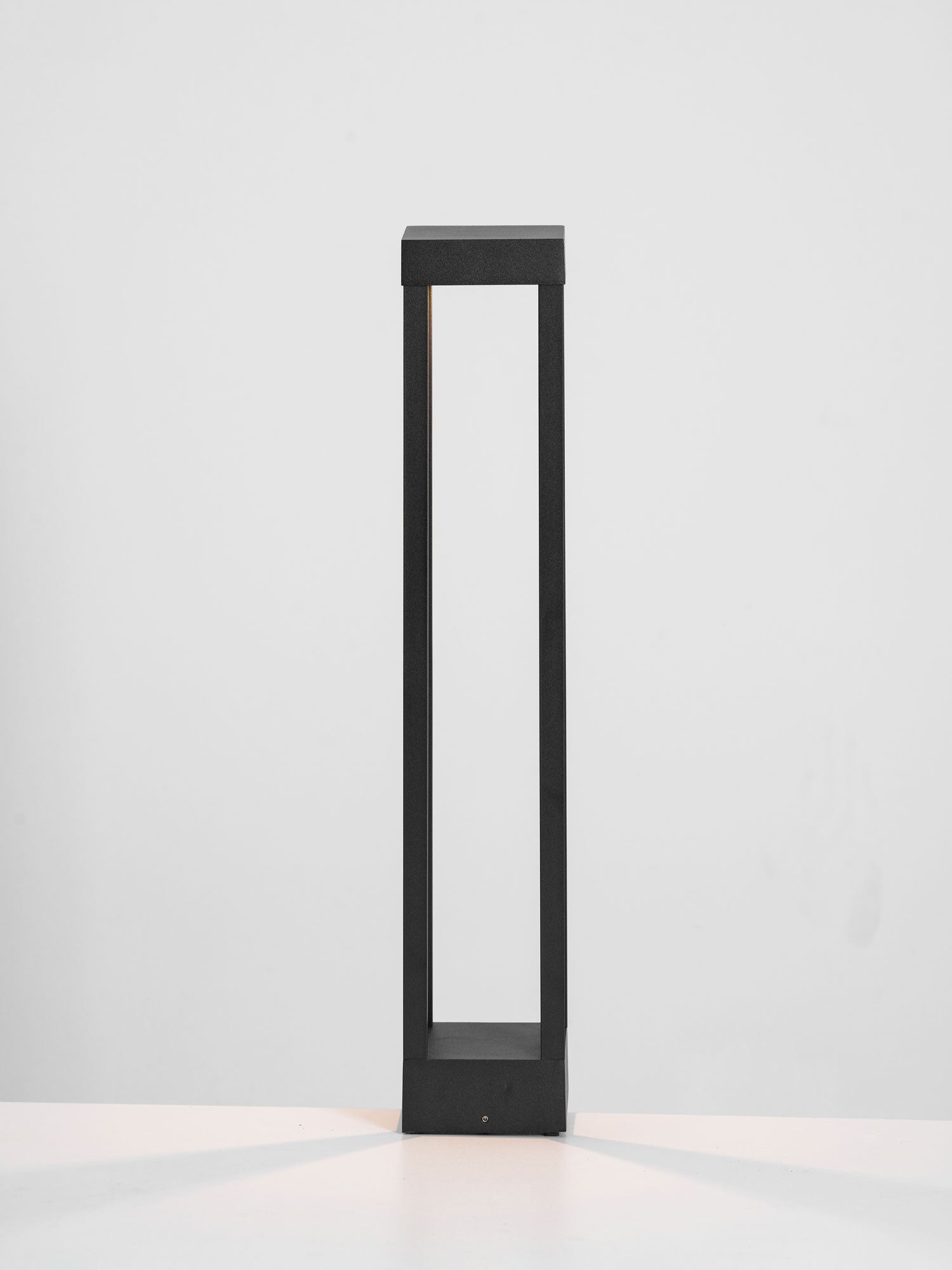 Varnys Post Outdoor Light-Neutral Decor