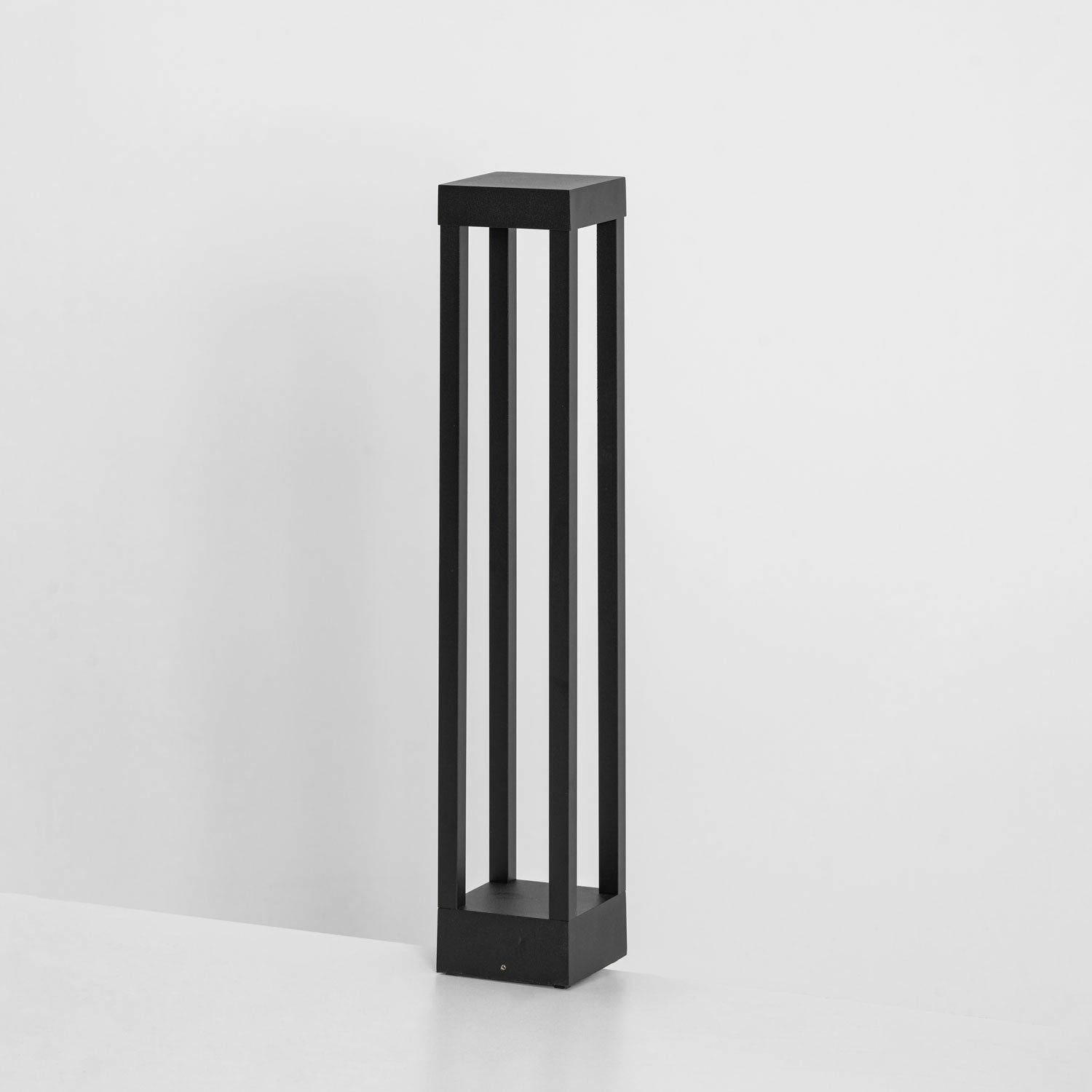Varnys Post Outdoor Light-Neutral Decor