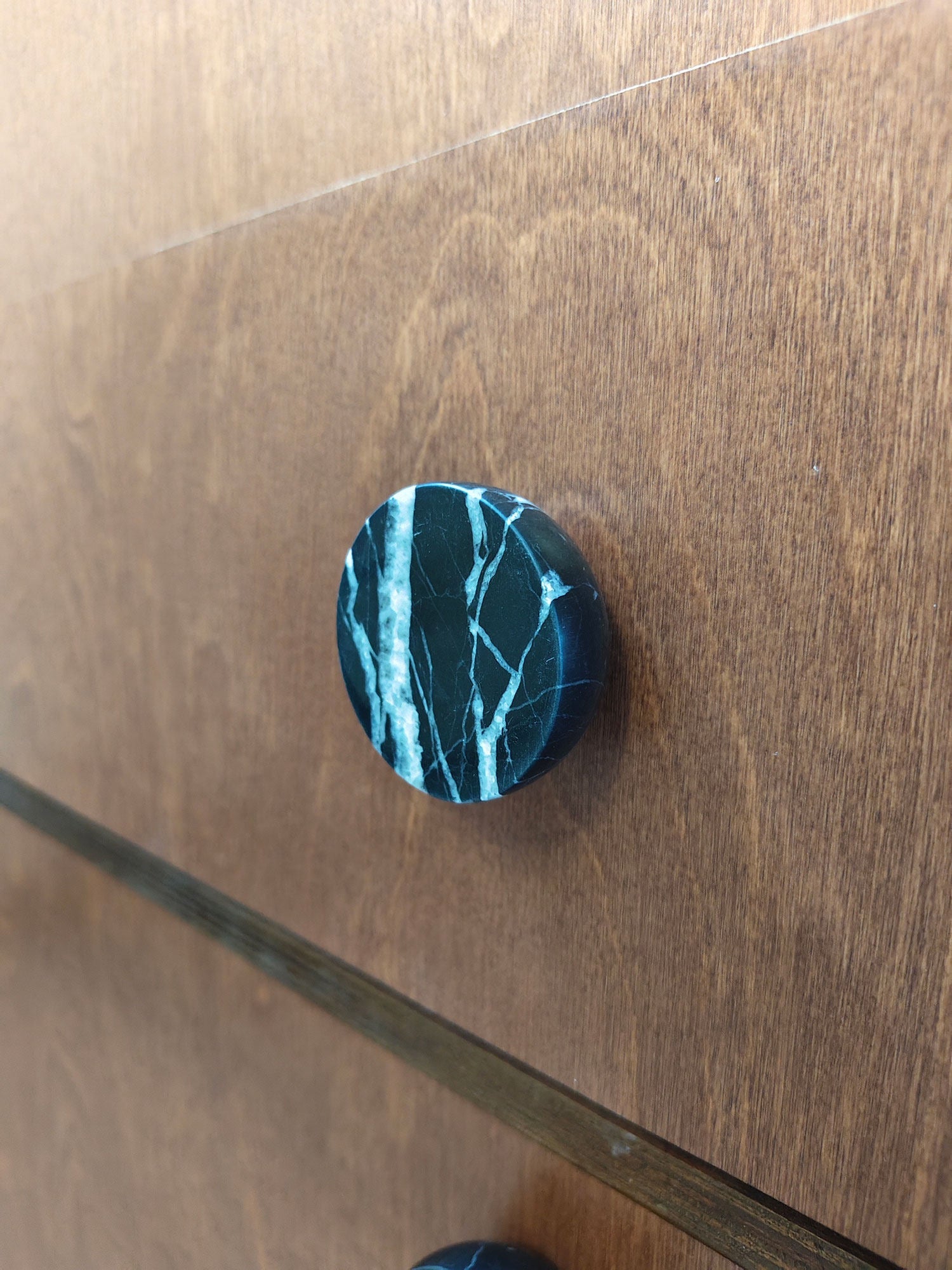 Obsidian Core Marble Pull Handle-Neutral Decor