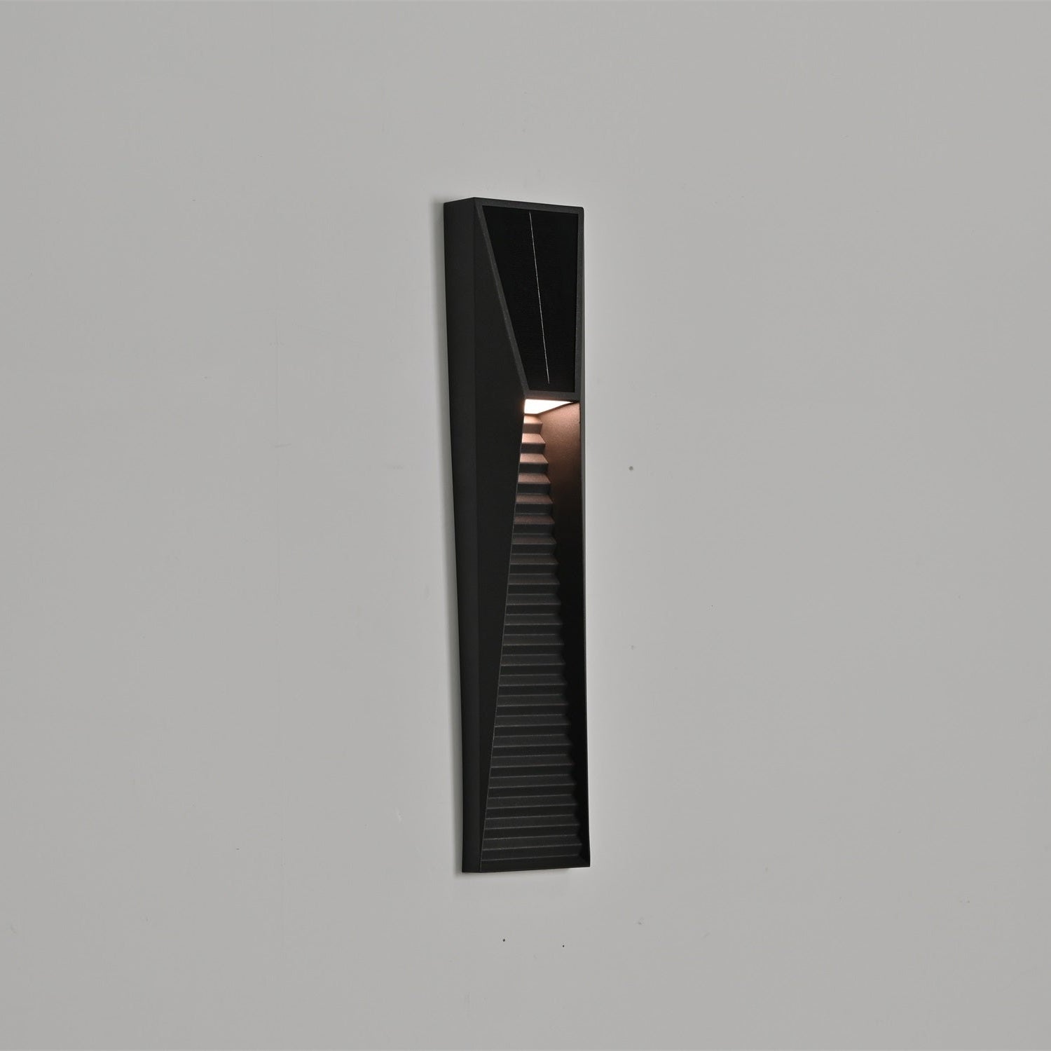 Luca Minimalist Outdoor Light-Neutral Decor