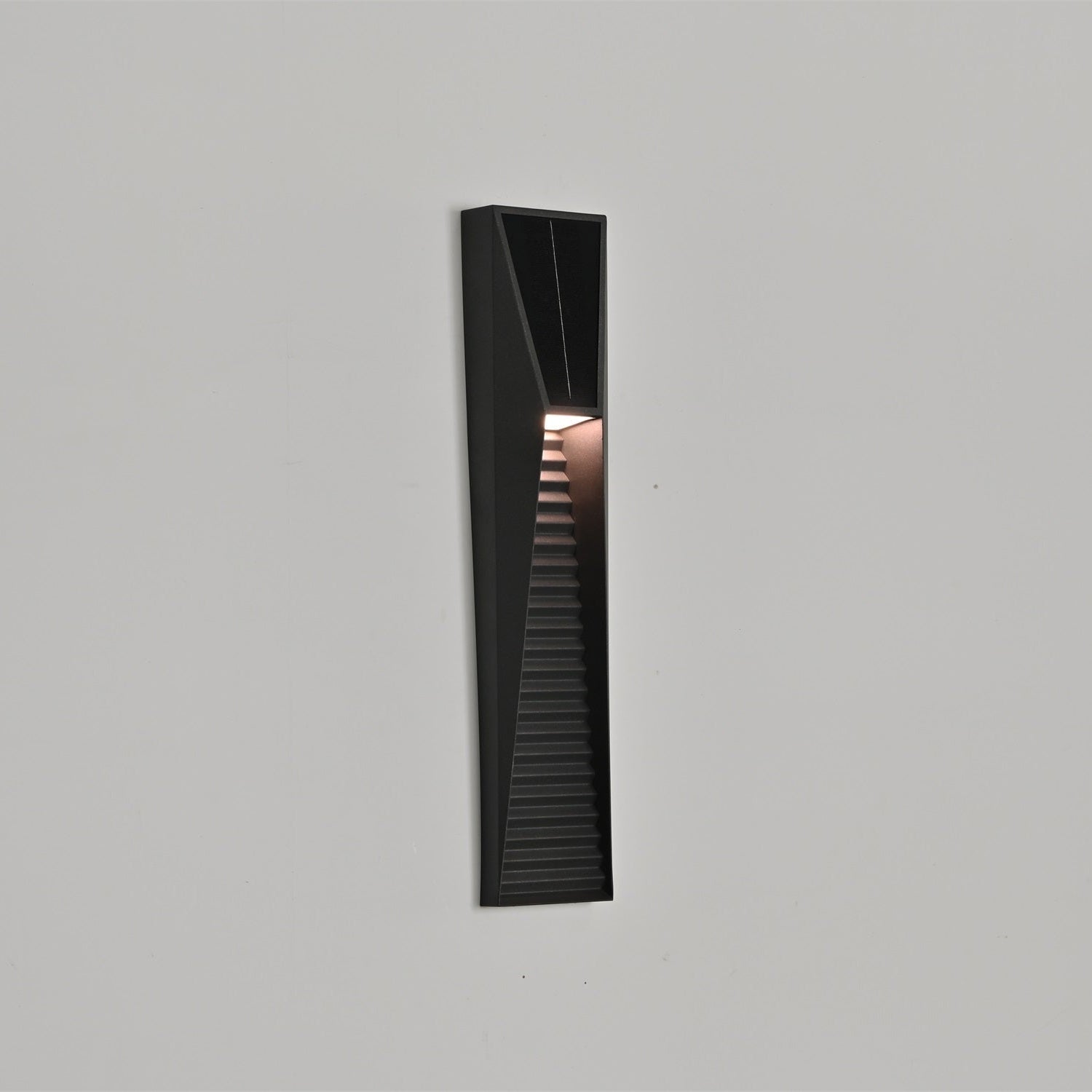 Luca Minimalist Outdoor Light-Neutral Decor