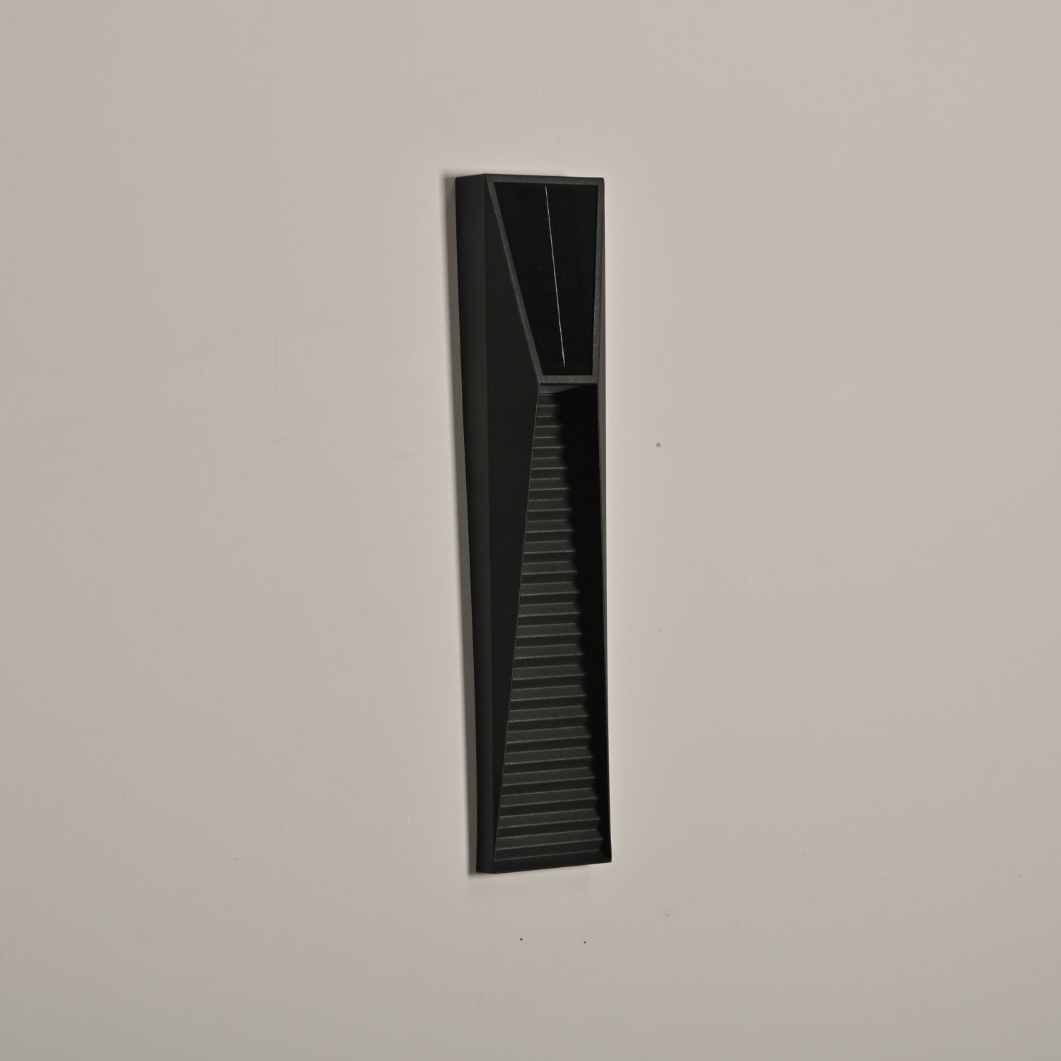 Luca Minimalist Outdoor Light-Neutral Decor