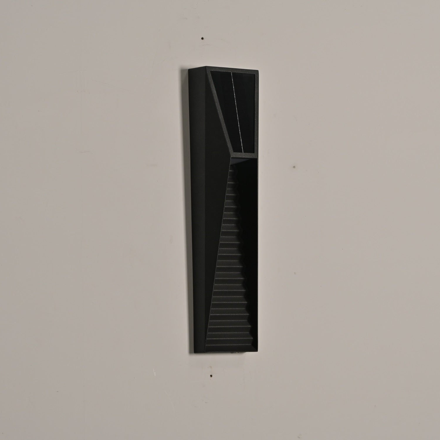 Luca Minimalist Outdoor Light-Neutral Decor