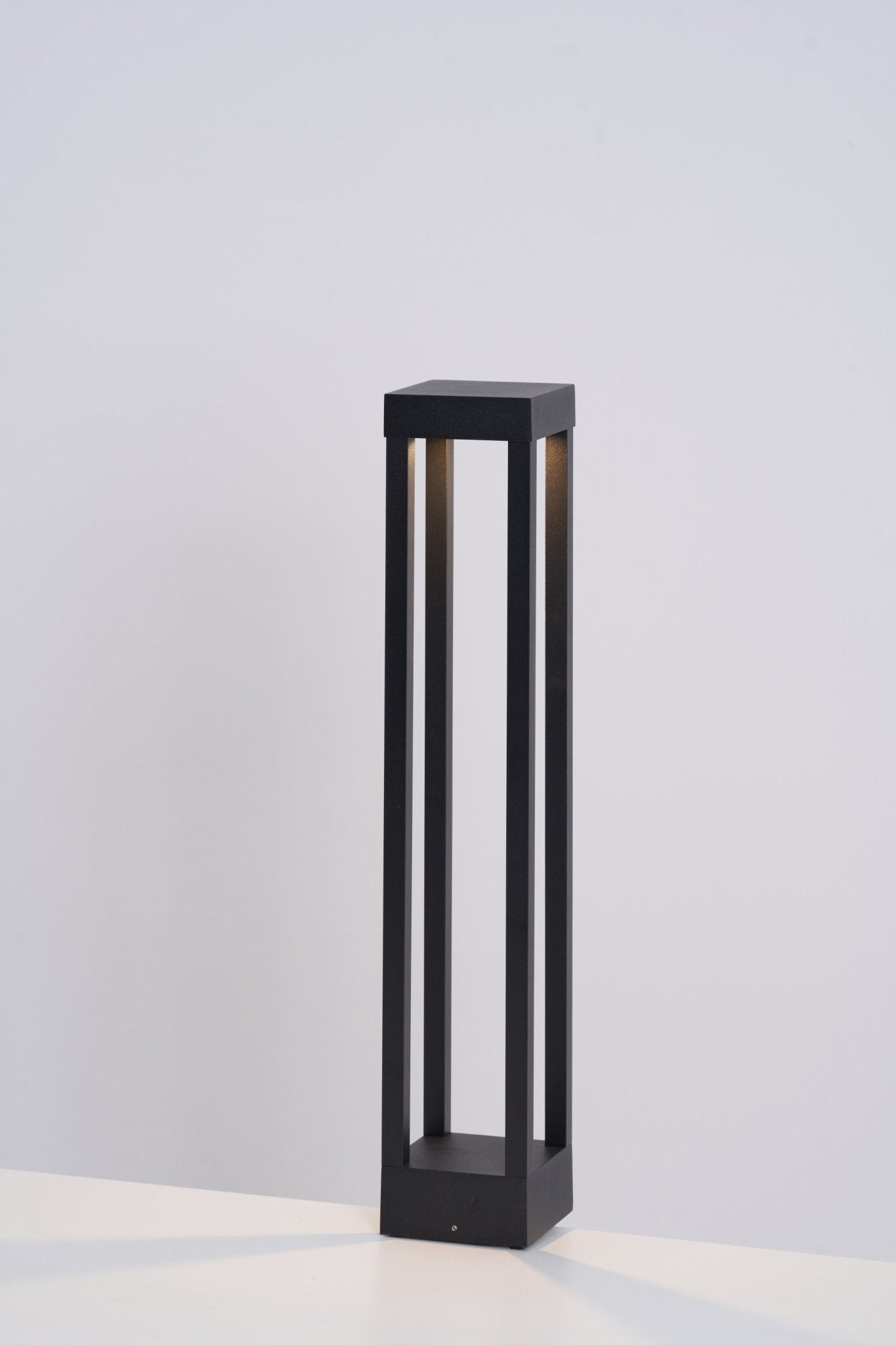 Varnys Post Outdoor Light-Neutral Decor