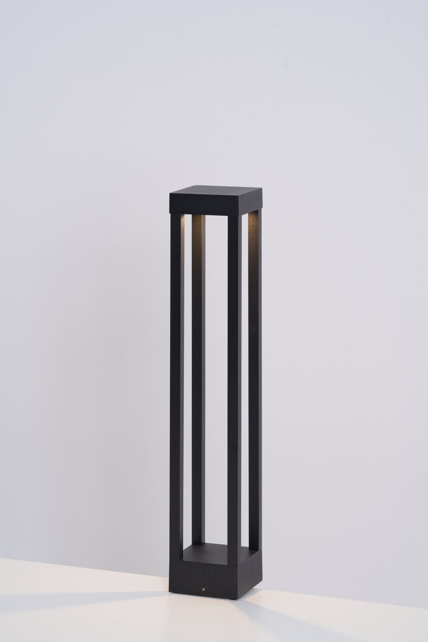 Varnys Post Outdoor Light-Neutral Decor
