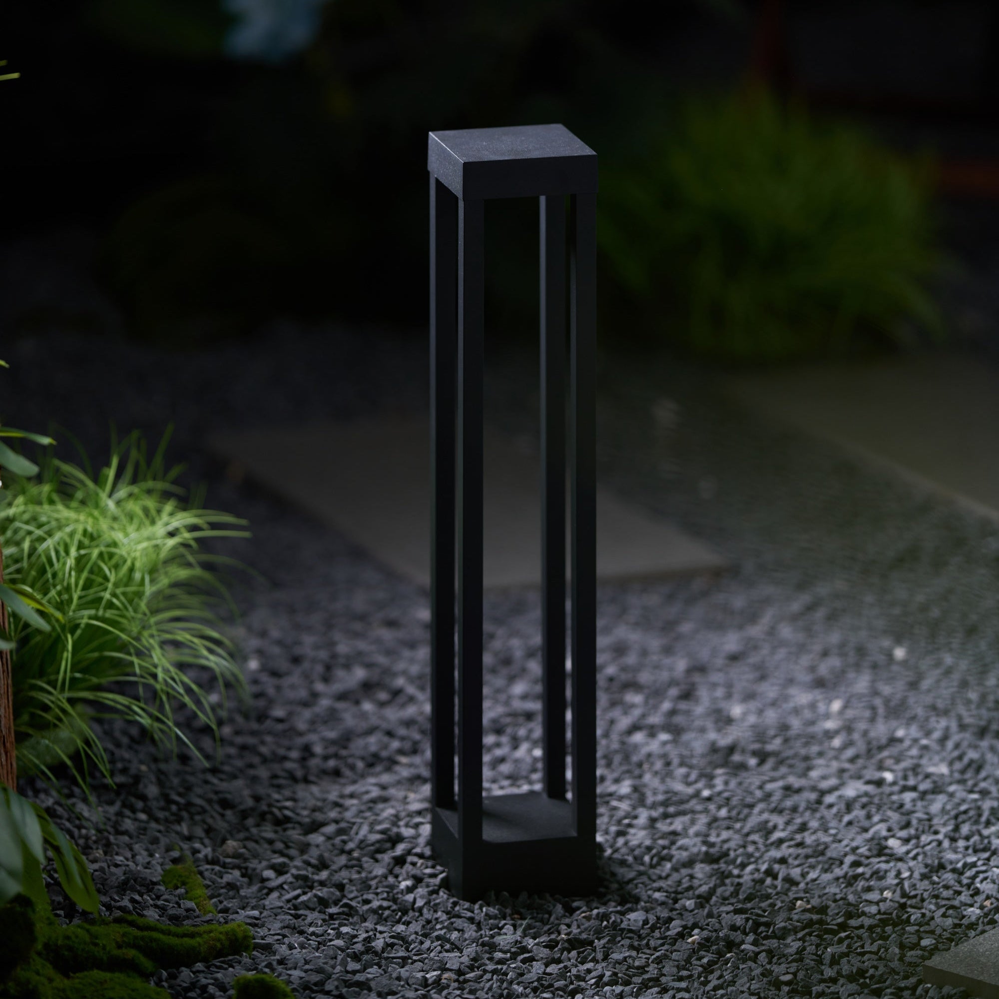 Varnys Post Outdoor Light-Neutral Decor