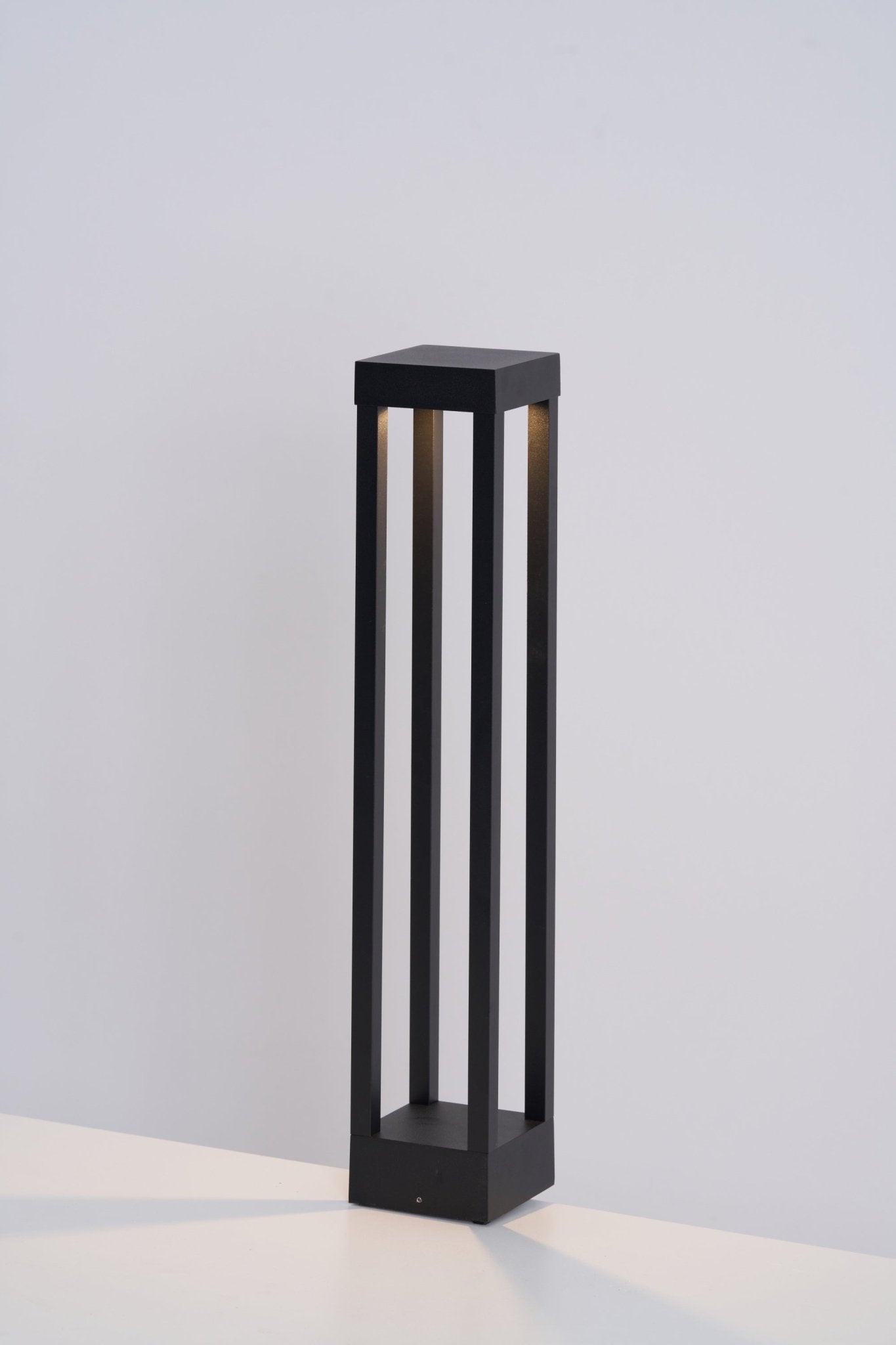 Varnys Post Outdoor Light-Neutral Decor