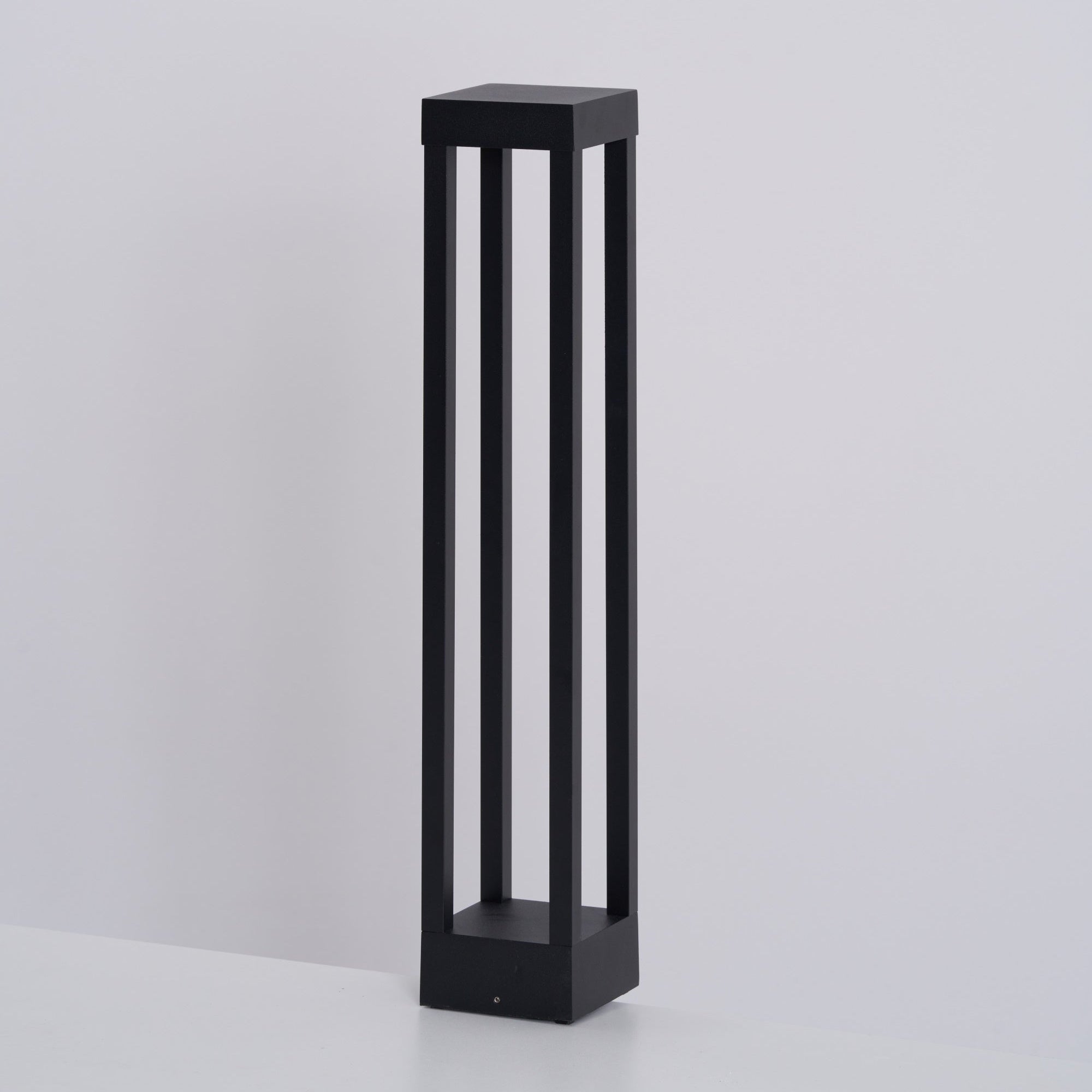 Varnys Post Outdoor Light-Neutral Decor