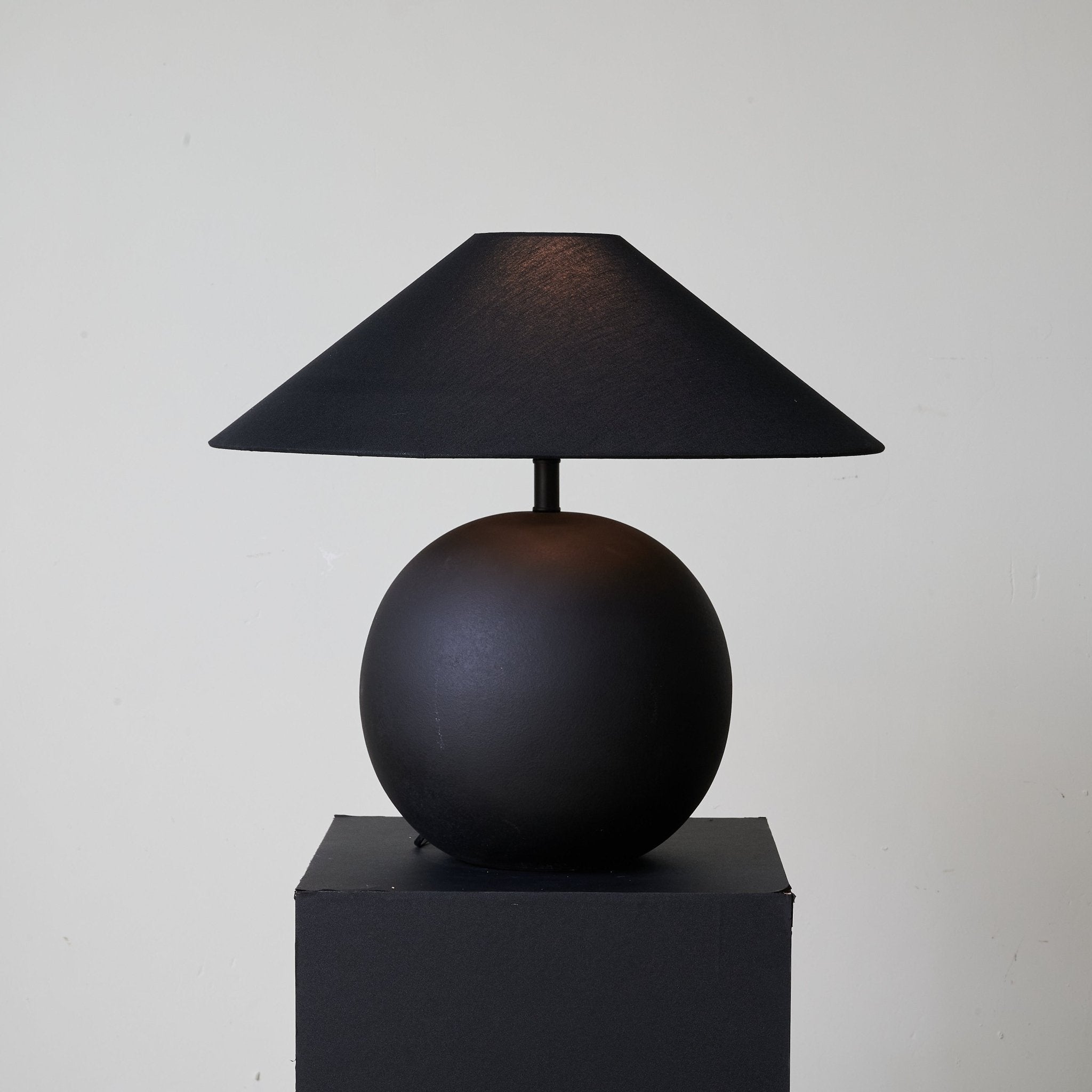 Elara Minimalist Ceramics Table Lamp-Neutral Decor