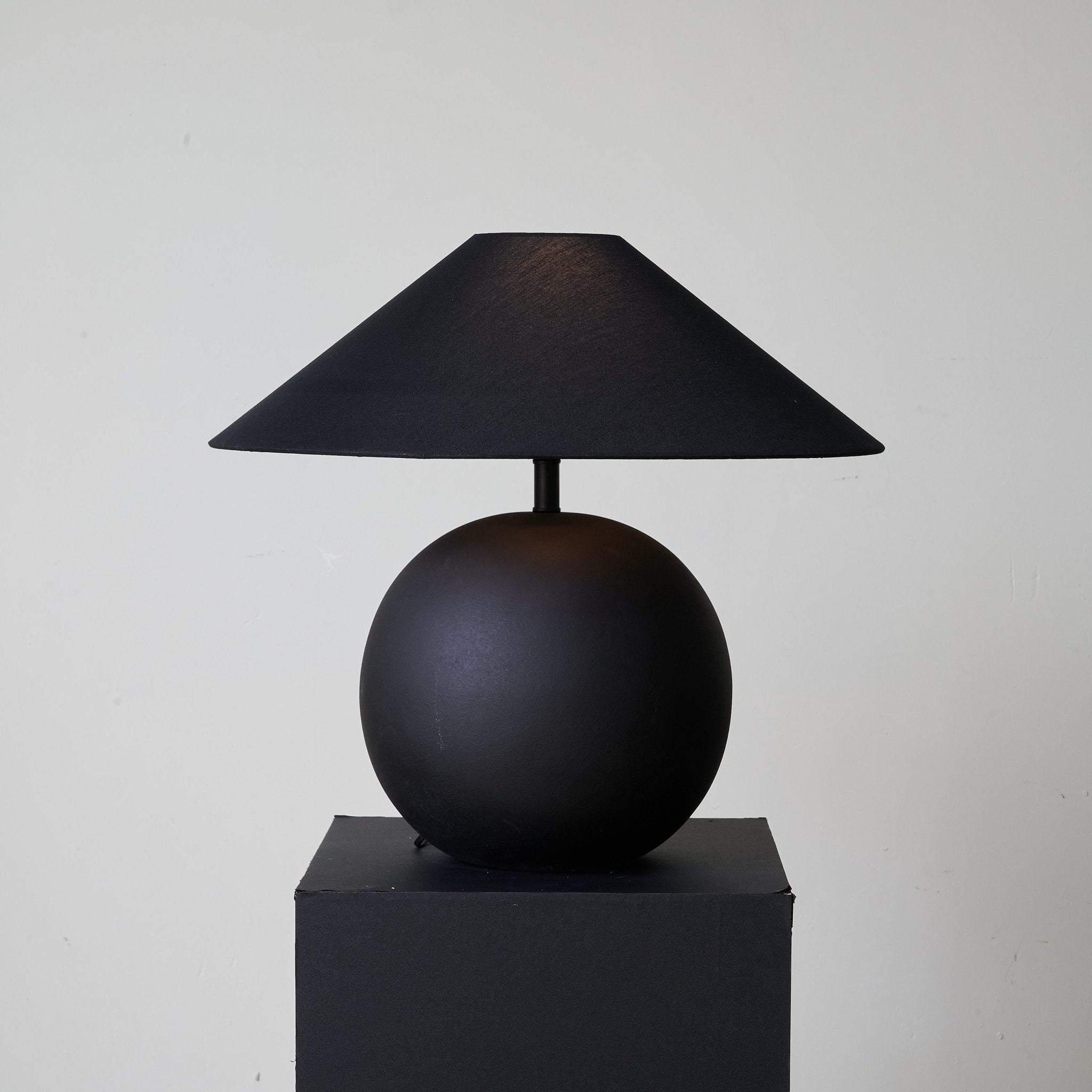 Elara Minimalist Ceramics Table Lamp-Neutral Decor
