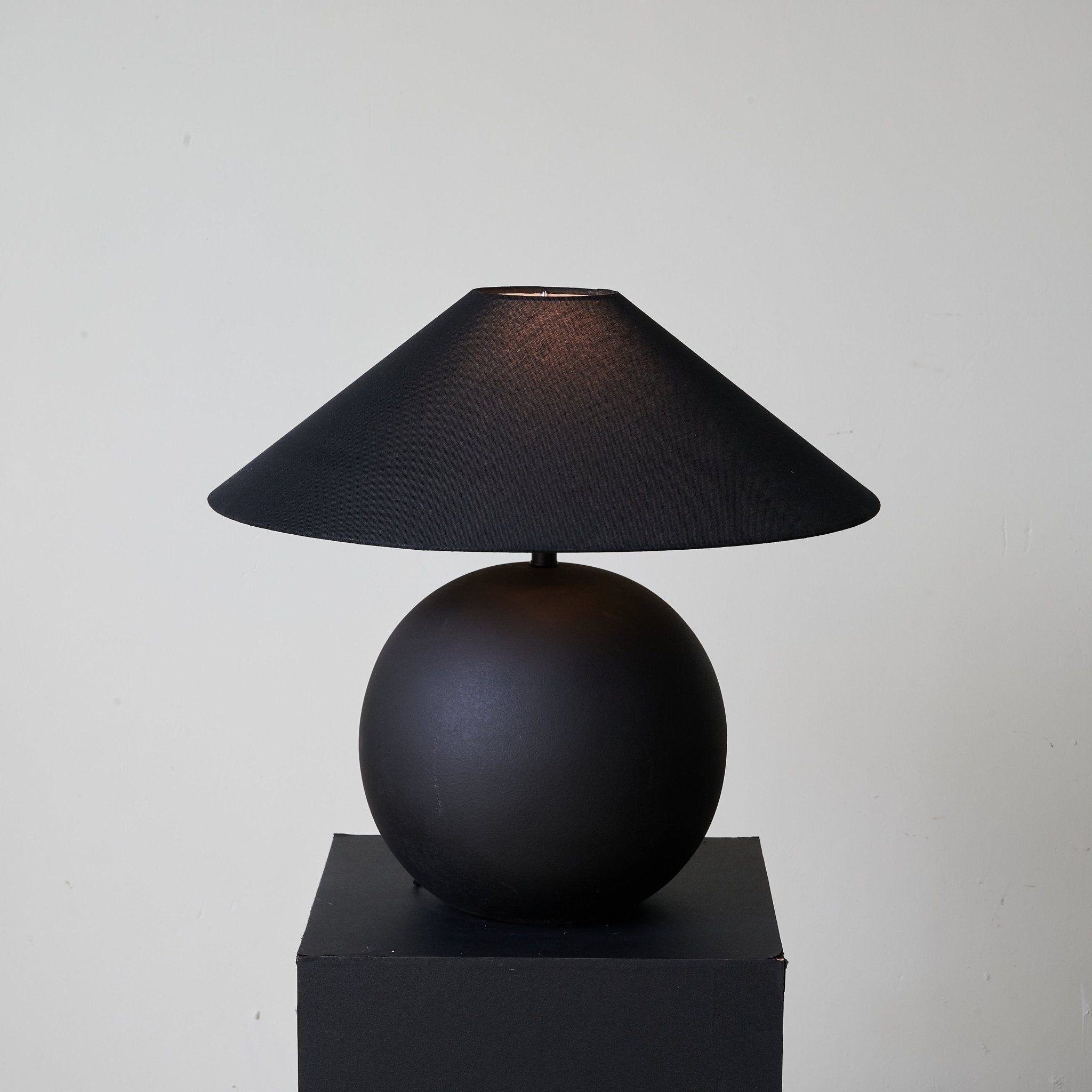 Elara Minimalist Ceramics Table Lamp-Neutral Decor