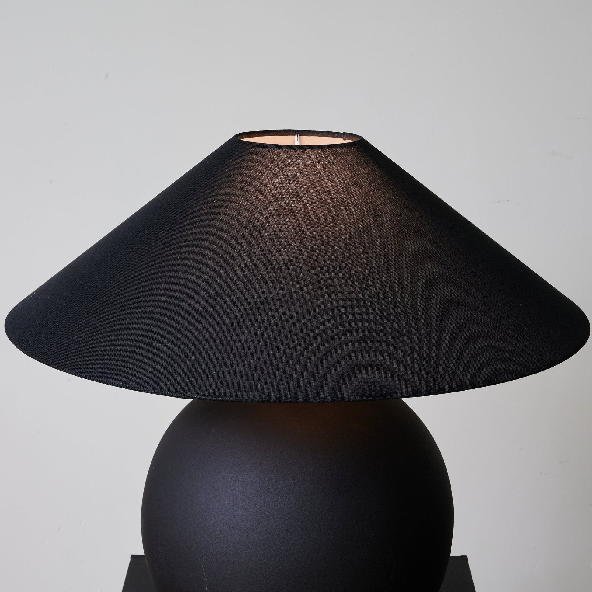 Elara Minimalist Ceramics Table Lamp-Neutral Decor